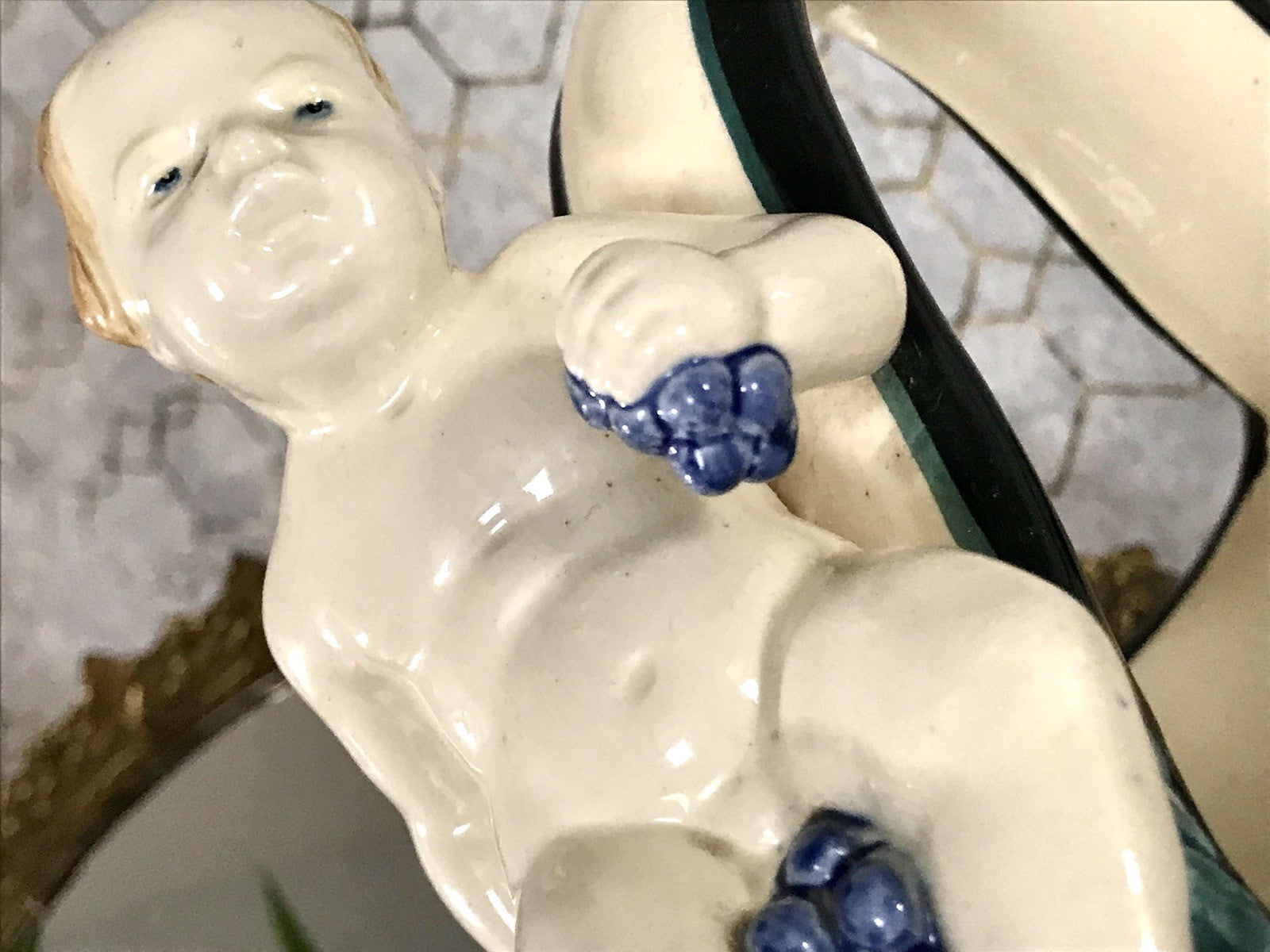 Antik Wilhelm Süß Karlsruher Majolika Keramik Korb Jardiniere Schale mit Putti