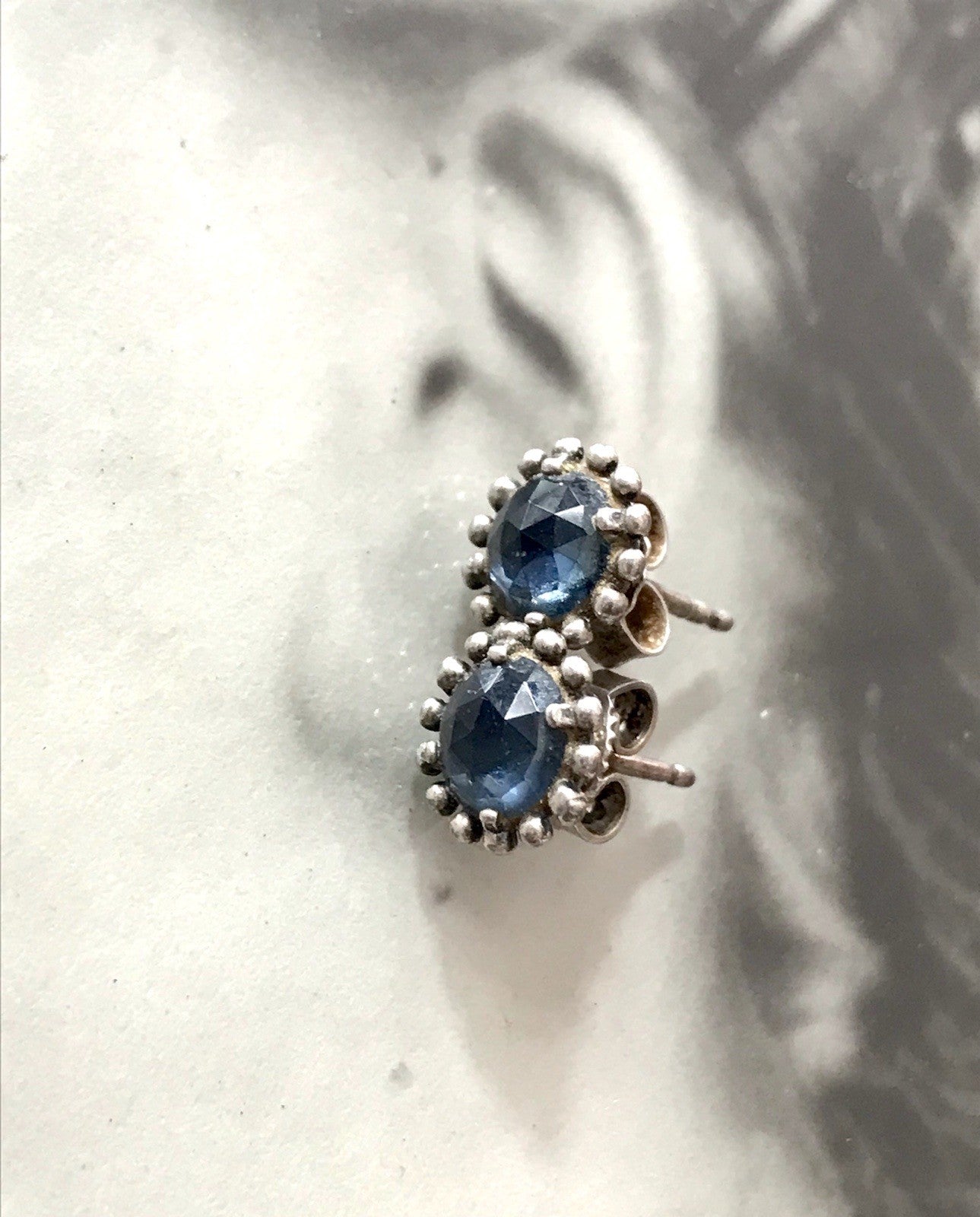 Vintage Ohrringe Ohrstecker DAMEN Silber blaue Steine Saphire? 925 Ohrstecker