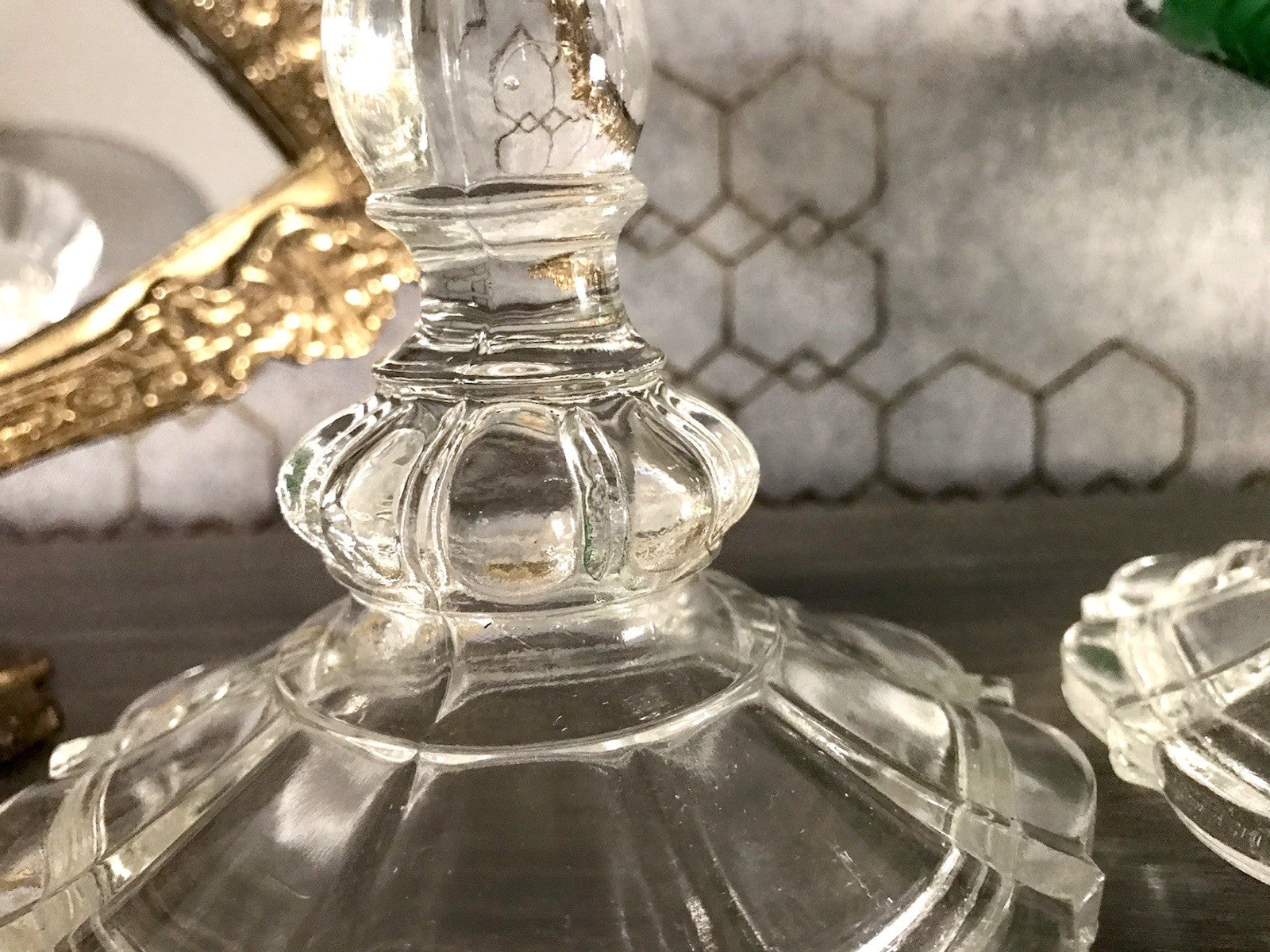 Antik Art Déco 2x Kerzenleuchter Leuchter Kerzenständer Pressglas Glas