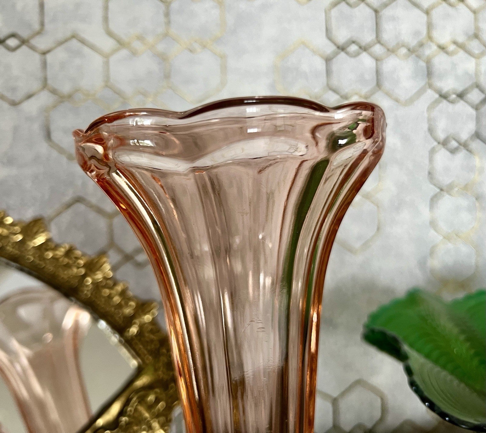 Antik Art Déco 1 Vase Glasvase Pressglas rosa Rosalin Glas