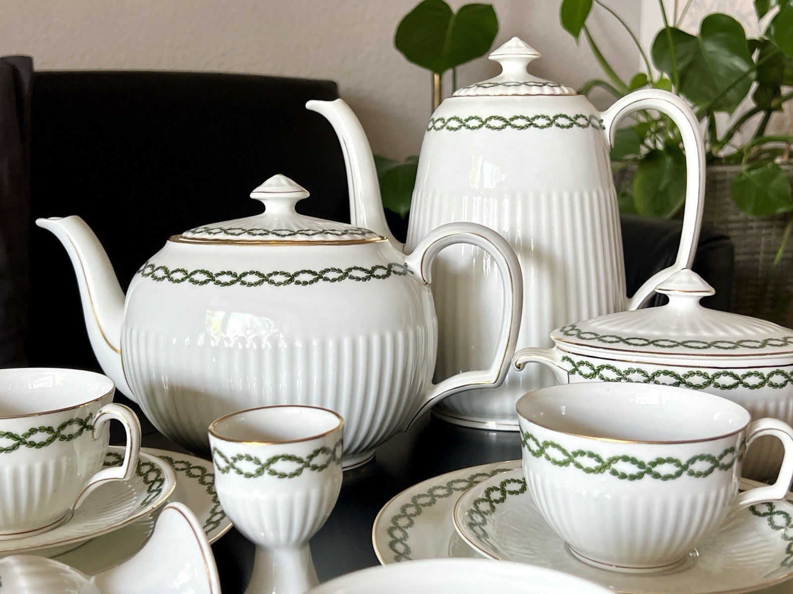 Edel antik Hutschenreuther Porzellan Kaffeeservice 10 + Pers. weiß Lorbeerkranz