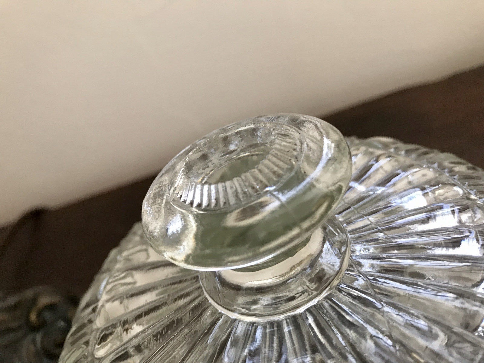 Antik Art Déco Glas Pressglas Käseglocke Butterglocke Glas