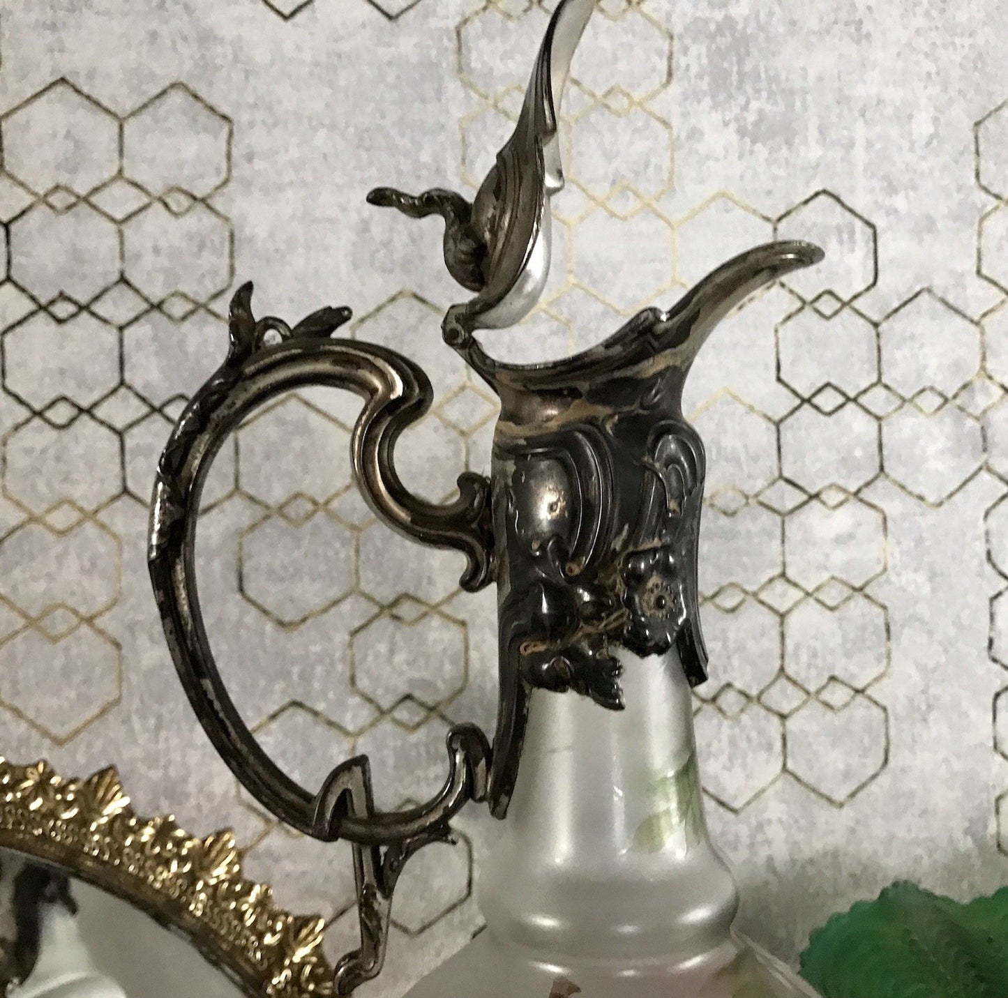 Antik Legras Karaffe Dekanter Schankkrug Glas versilbert Montur bemalt