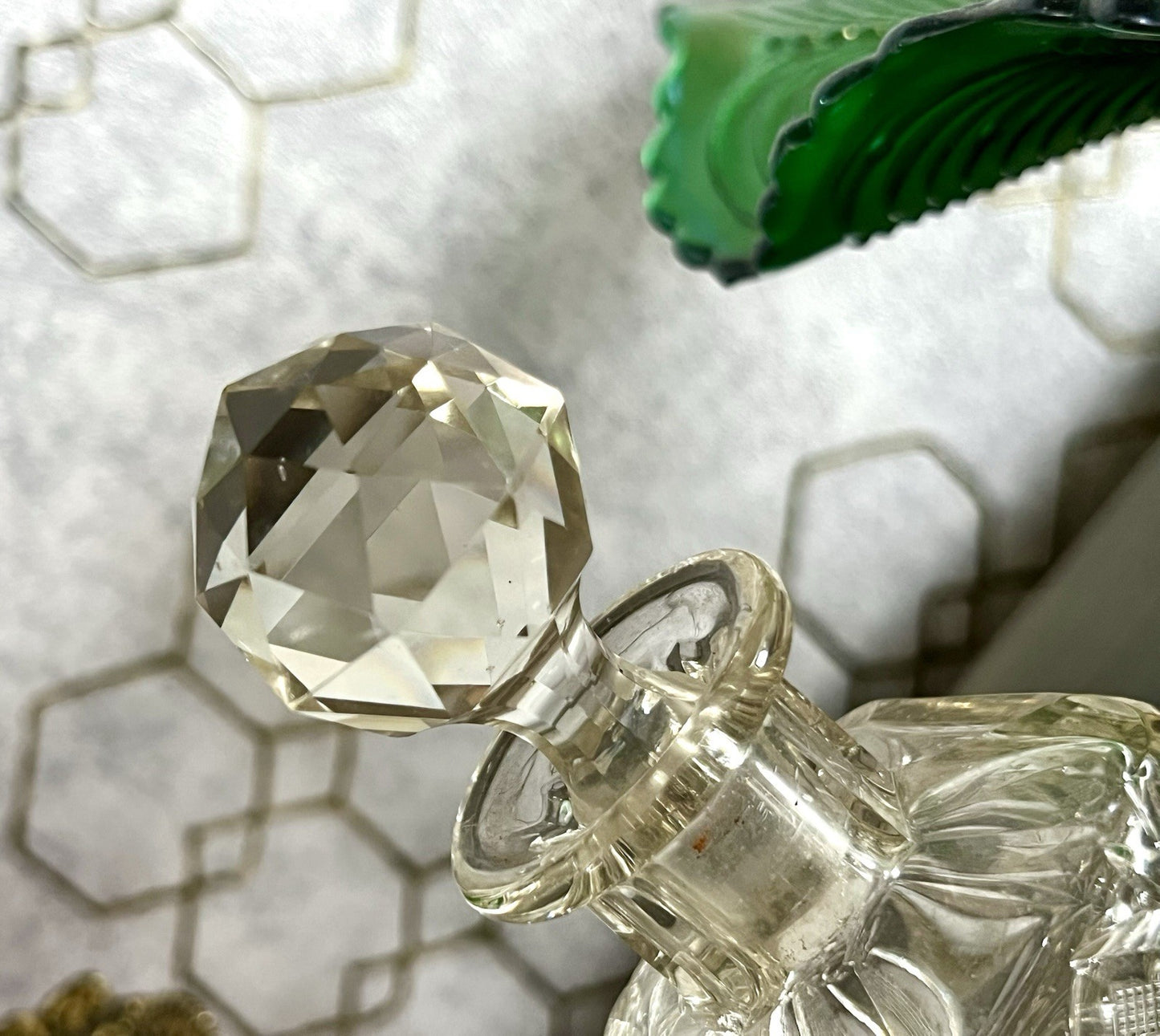 Antik ~1850-90 Baccarat 2x Flakon Parfüm kleine Glaskaraffe Schnitt Bleikristall
