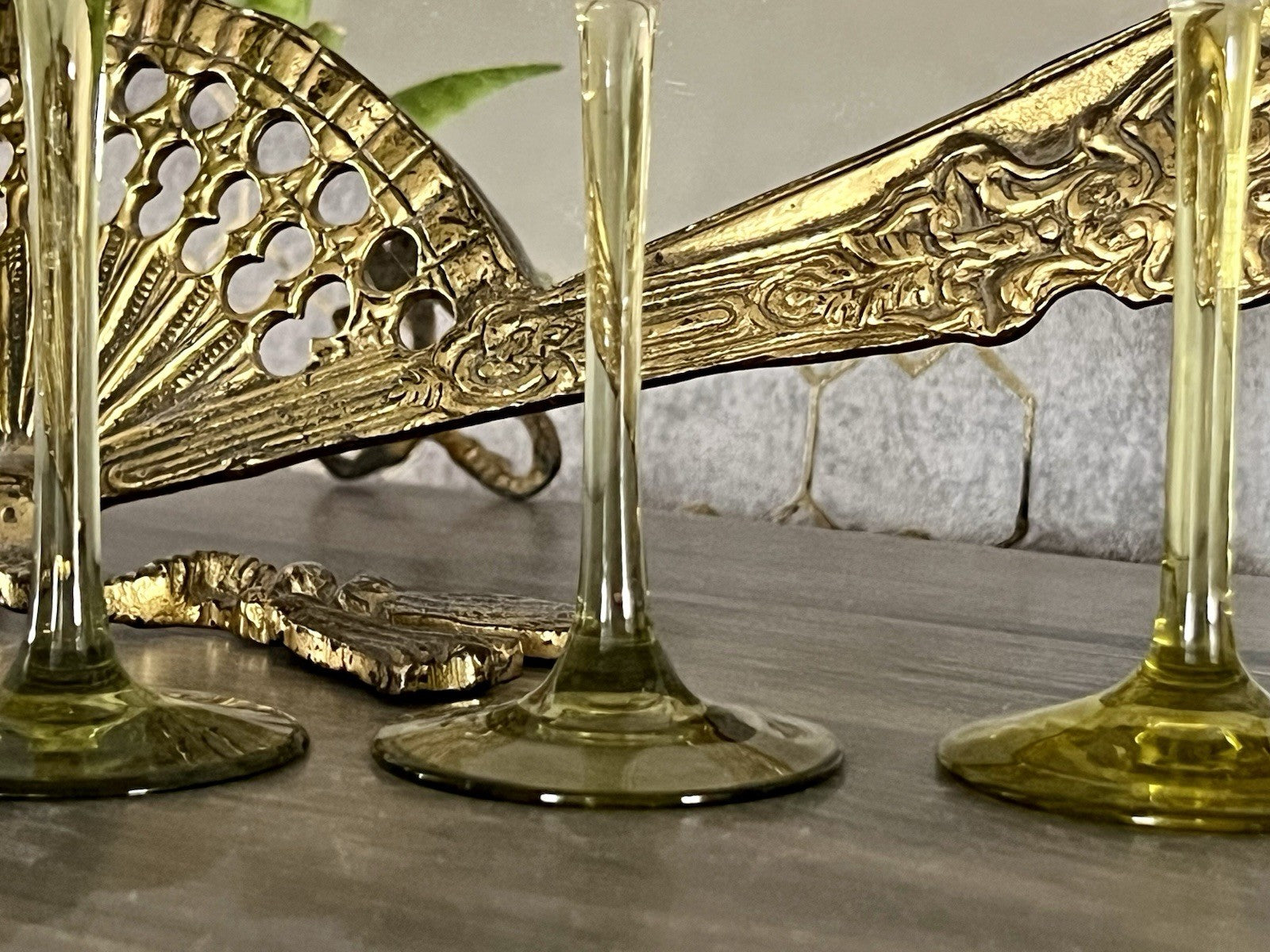 Antik 3x Jugendstil Art Déco Glas Likörgläser Stiel grüngelb optisch gerippt