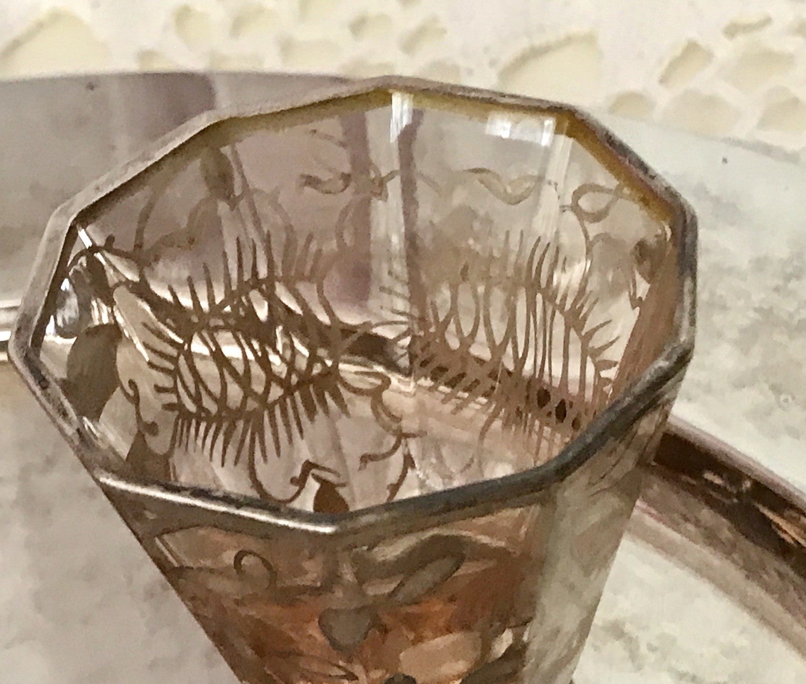 Antik ? Art Déco?  4 Likörgläser Schnapsgläser kantig Silberbeschichtung Böhmen?
