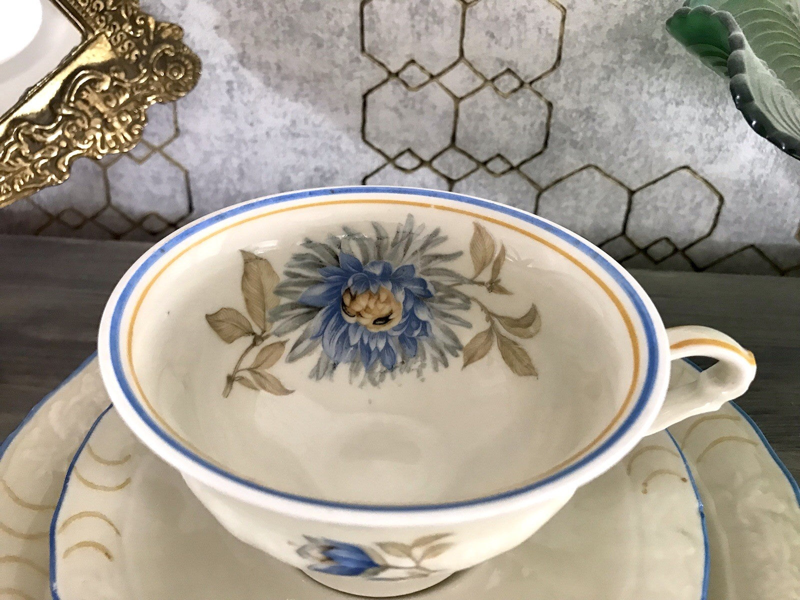 Antik Art Déco Porzellan 1 Kaffee-Gedeck Sammeltasse Distel? Motiv elfenbein