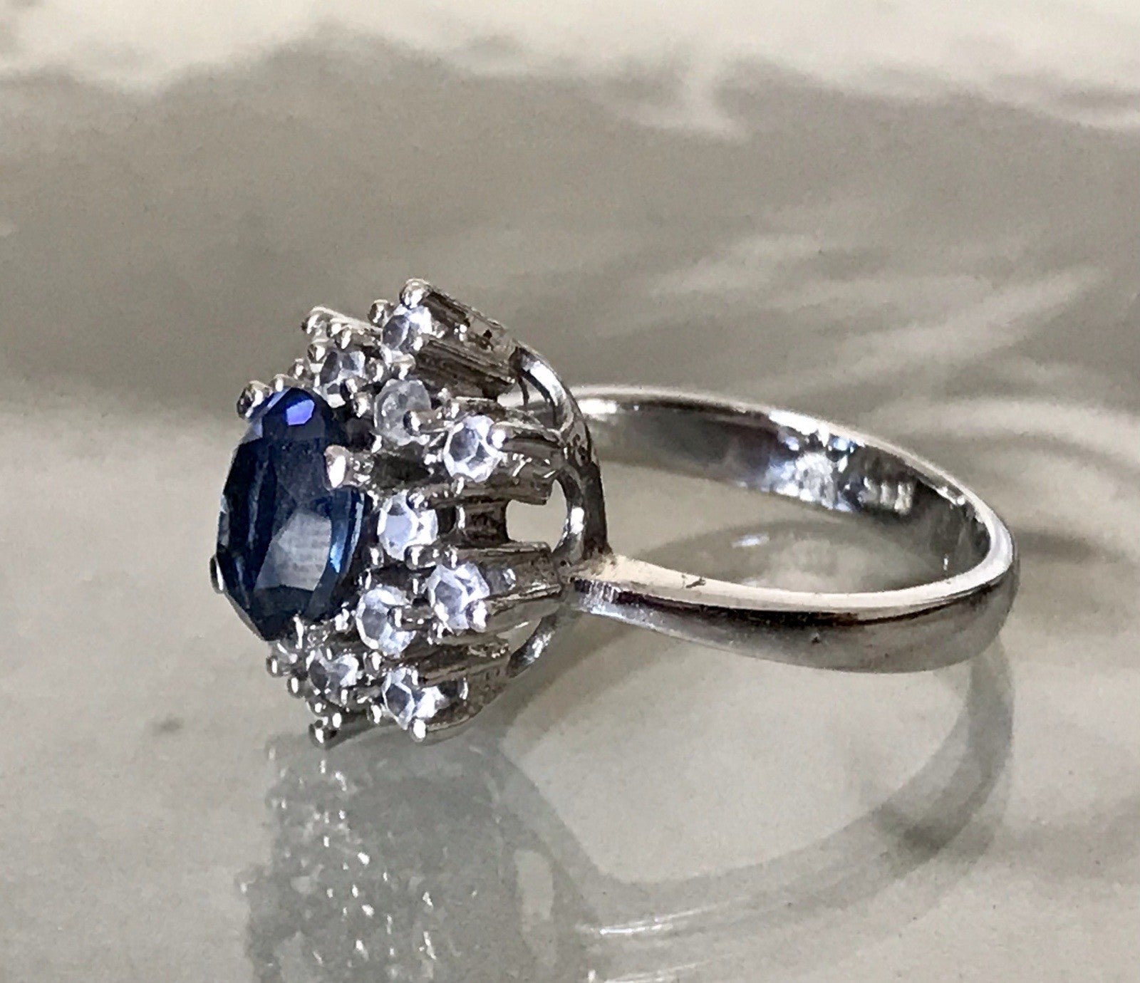 Vintage Entourage Halo Ring farblose Steine & Saphir Silber 925  ~Gr.52