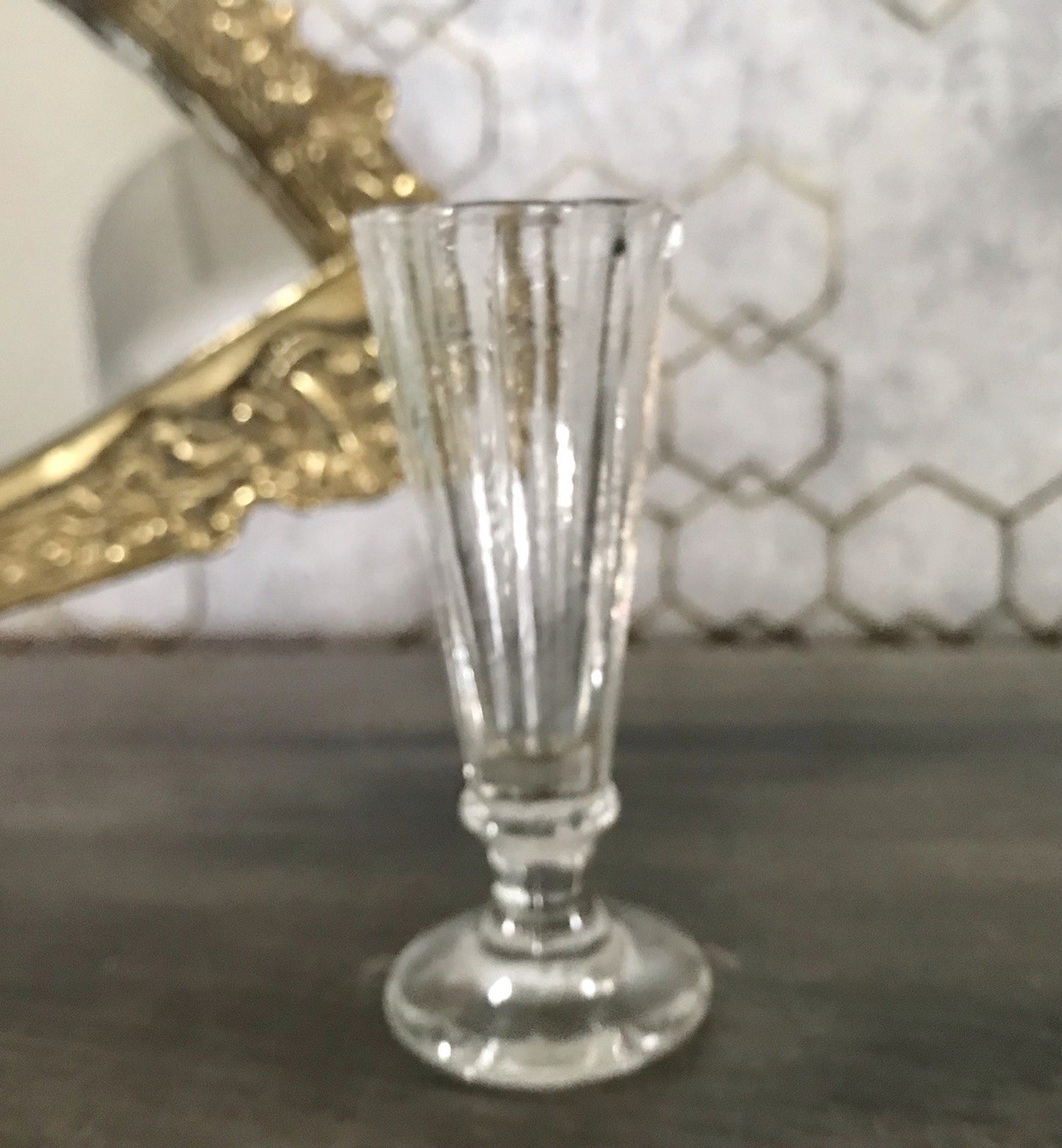 Antik uralt 1x Glas Likör Schnapsglas  Pressglas kantiges Design