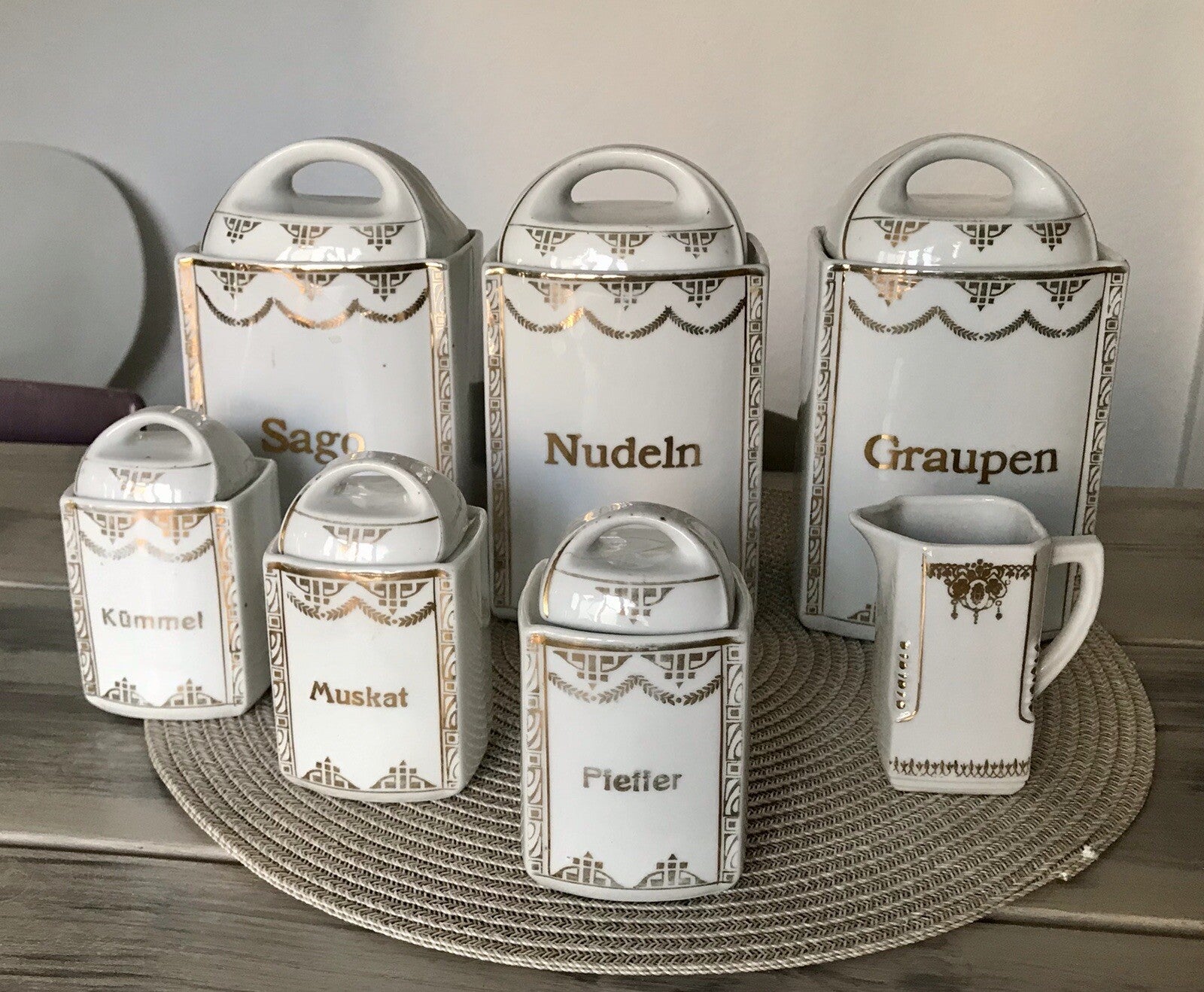 Antik Jugendstil 6 Porzellan Vorratsdosen Gefäße &1 Kännchen Graupen Sago Nudeln