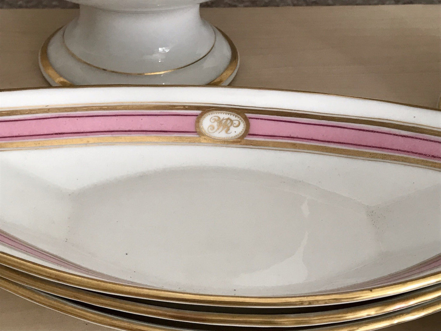 Antik Biedermeier Porzellan 1 Schiffchen Schale  ~1845 Ligatur Monogramm JR