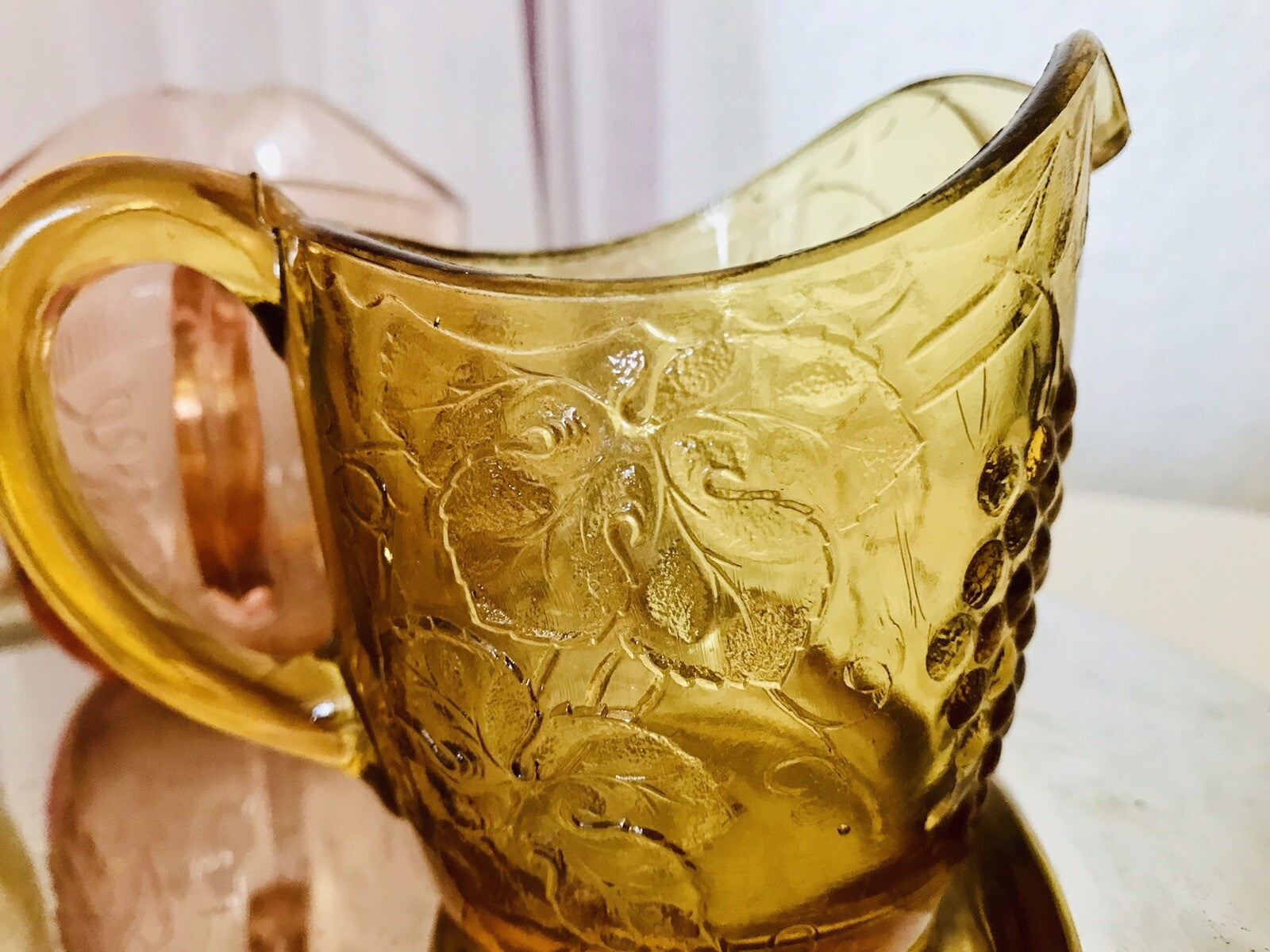 Antik 5 Art Déco Pressglas Sahnegießer Milchkännchen Kännchen Glas gelb rosa
