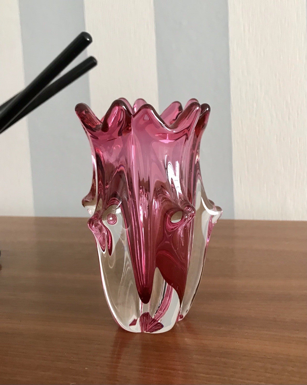 Vintage Glasvase Vase 60er Jahre Glas rubinrot pink rot