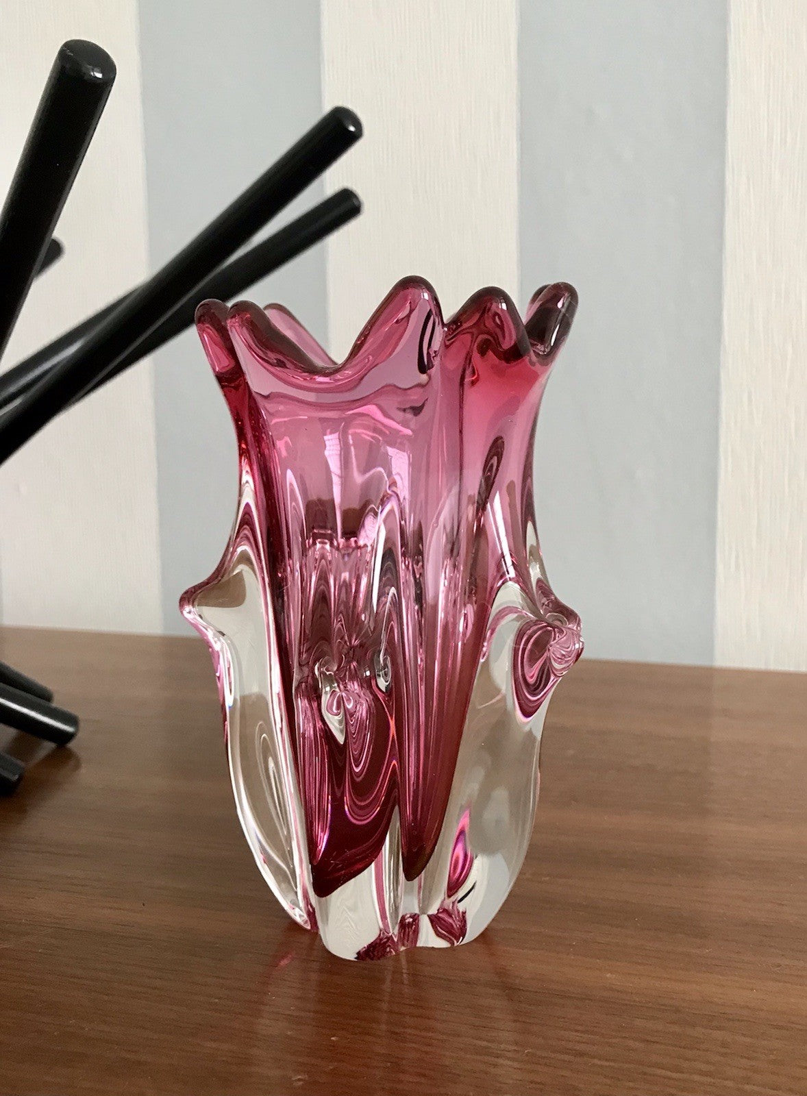 Vintage Glasvase Vase 60er Jahre Glas rubinrot pink rot