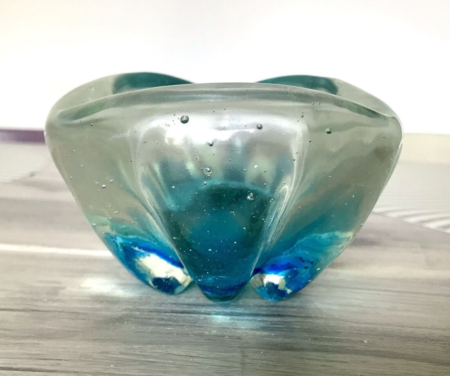 Antik ? Murano ? Schale Glasvase Glas türkis blau seidig schimmernd Lüster