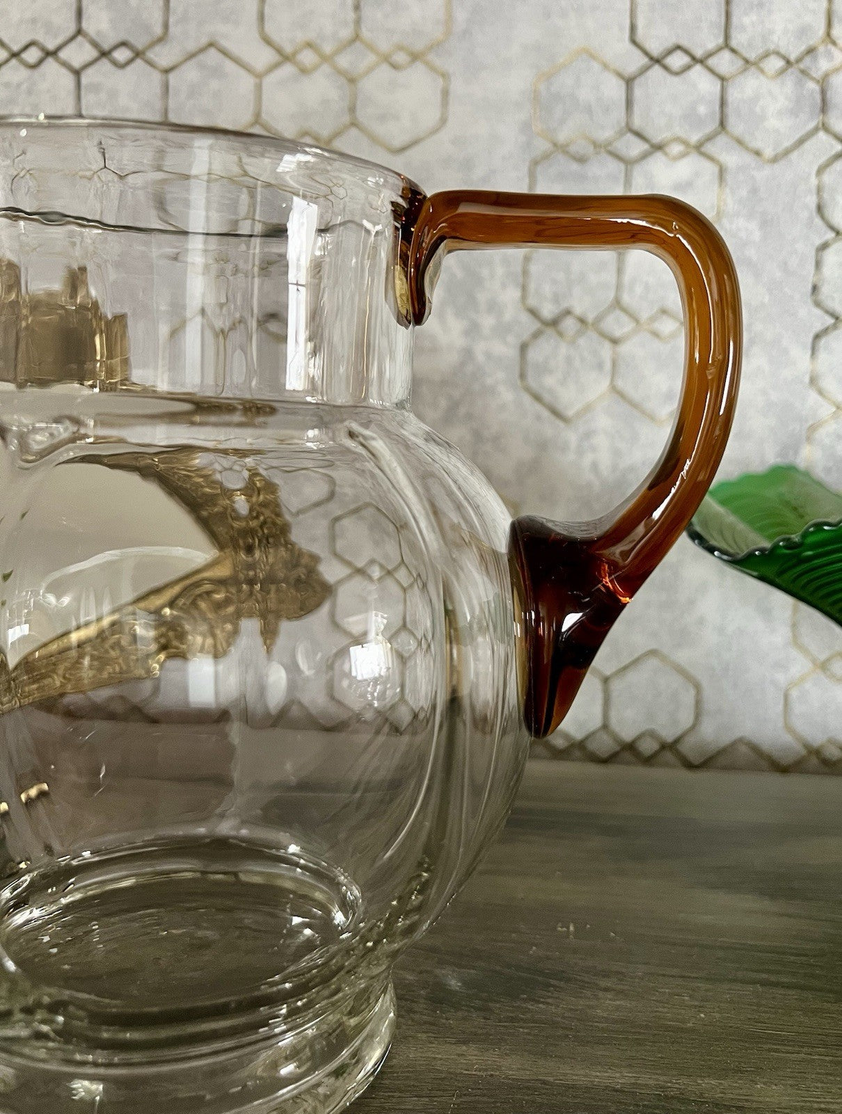 Antik Art Déco Kanne Krug Glaskrug Karaffe Glas mundgeblasen Farblos & gelb