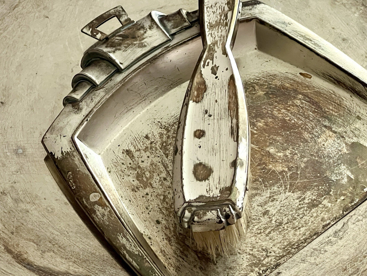 Antik Art Deco Tisch Kehrset Kehrgarnitur Krümmelkehrer versilbert Bauhaus