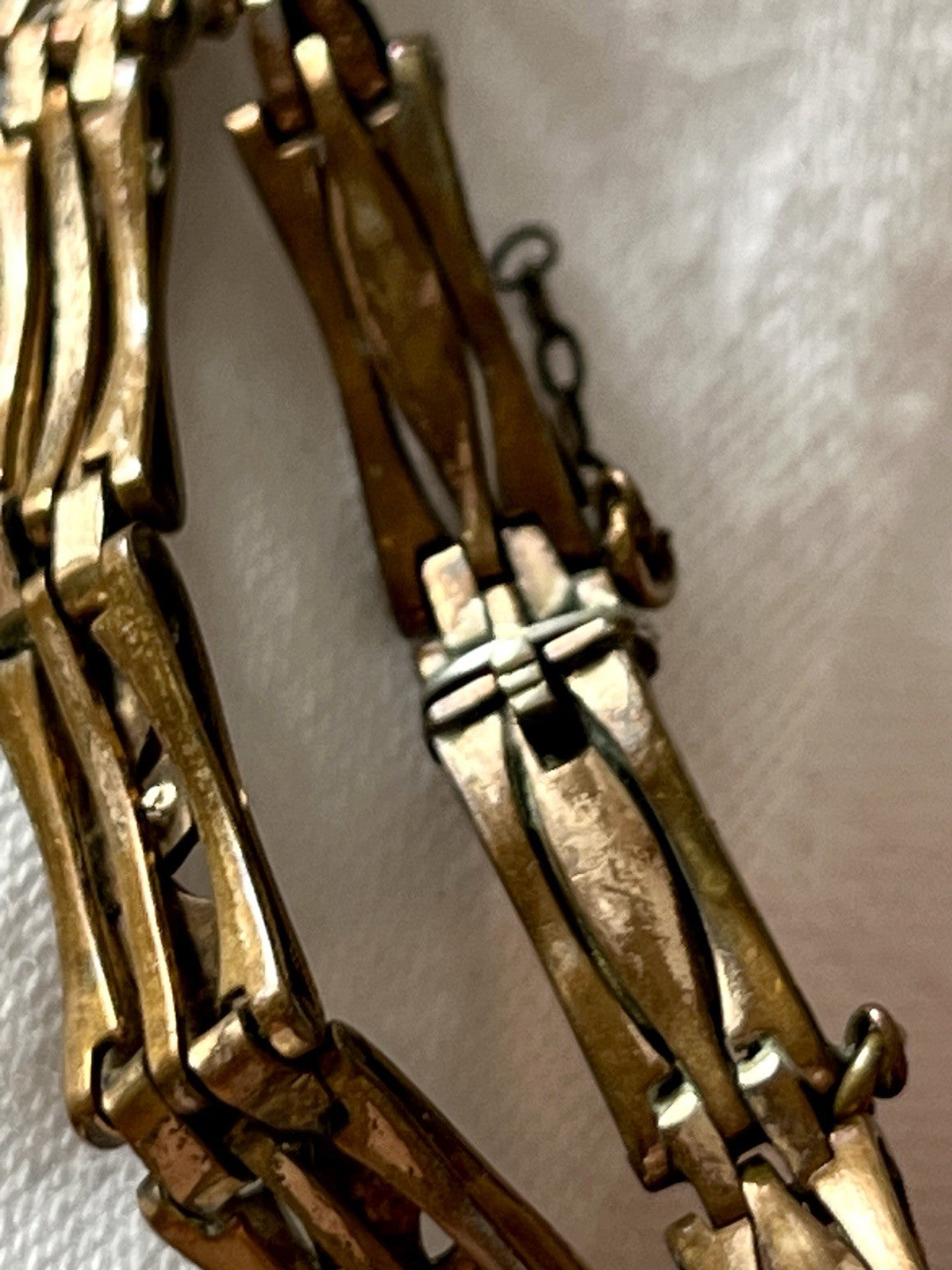 Antik Jugendstil -1900 Glieder- Armband opalisierende Steine vergoldet
