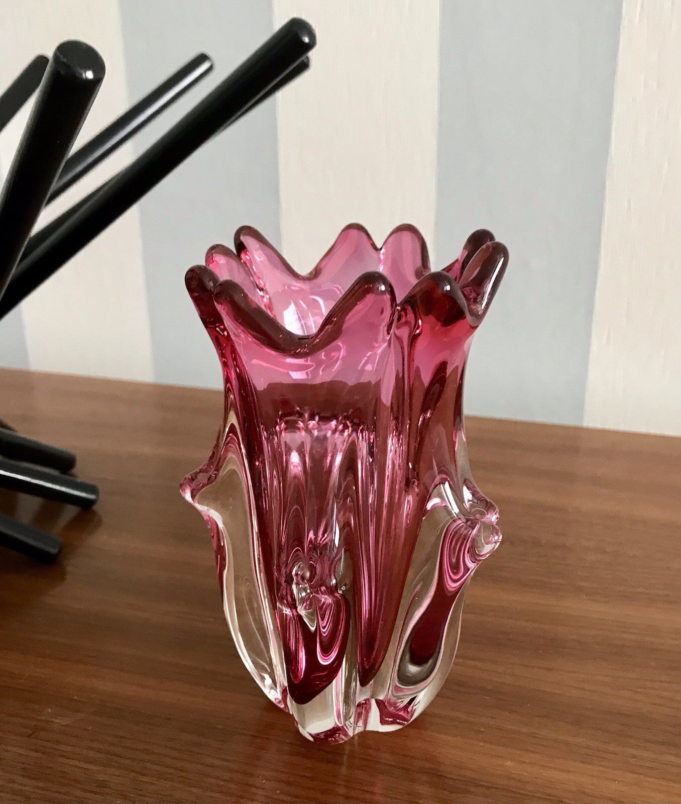 Vintage Glasvase Vase 60er Jahre Glas rubinrot pink rot