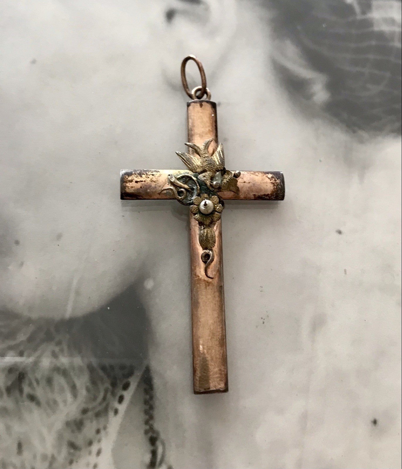 Antik Kettenanhänger  Anhänger Schaumgold? Walzgold? gold Doublè? Kreuz Perle