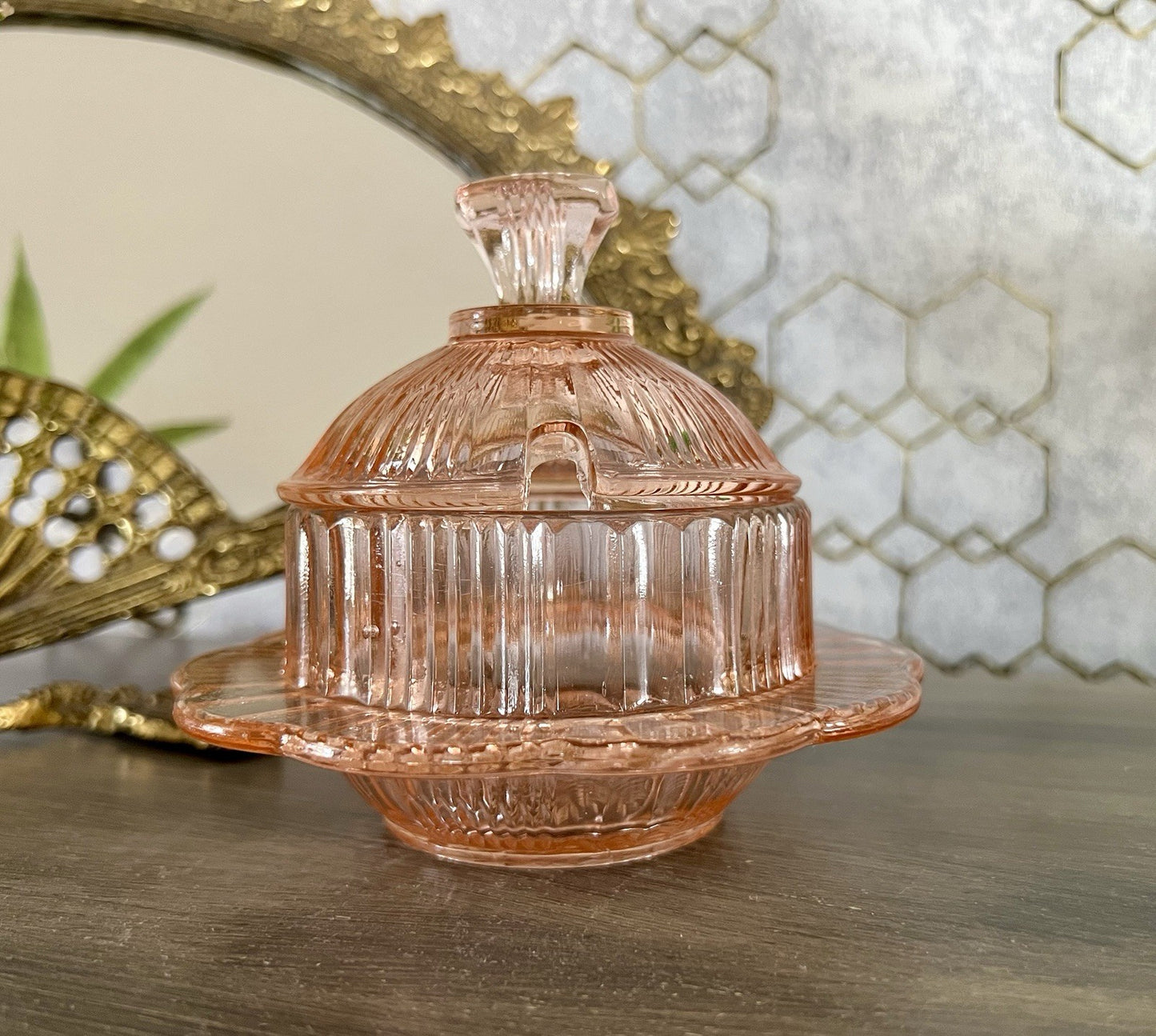 Antik Art Déco Glas Dose Honigdose Zuckerdose? Zierdose Pressglas Rosalin rosa