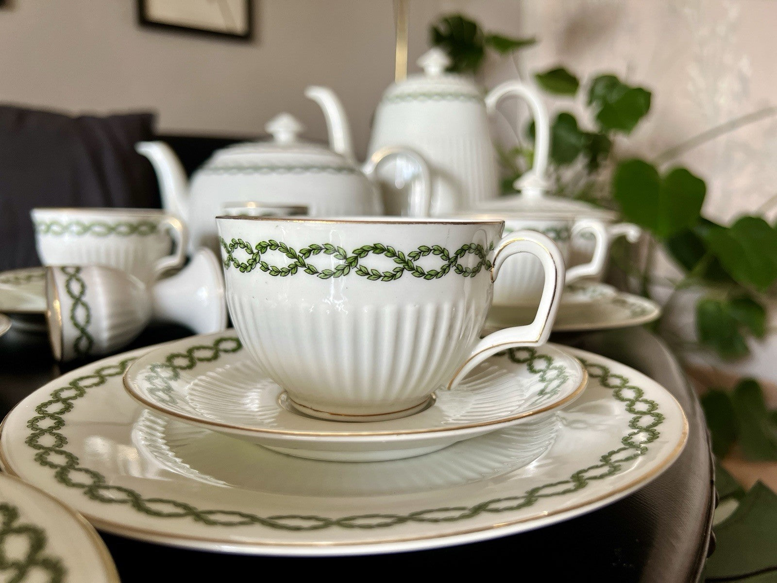 Edel antik Hutschenreuther Porzellan Kaffeeservice 10 + Pers. weiß Lorbeerkranz