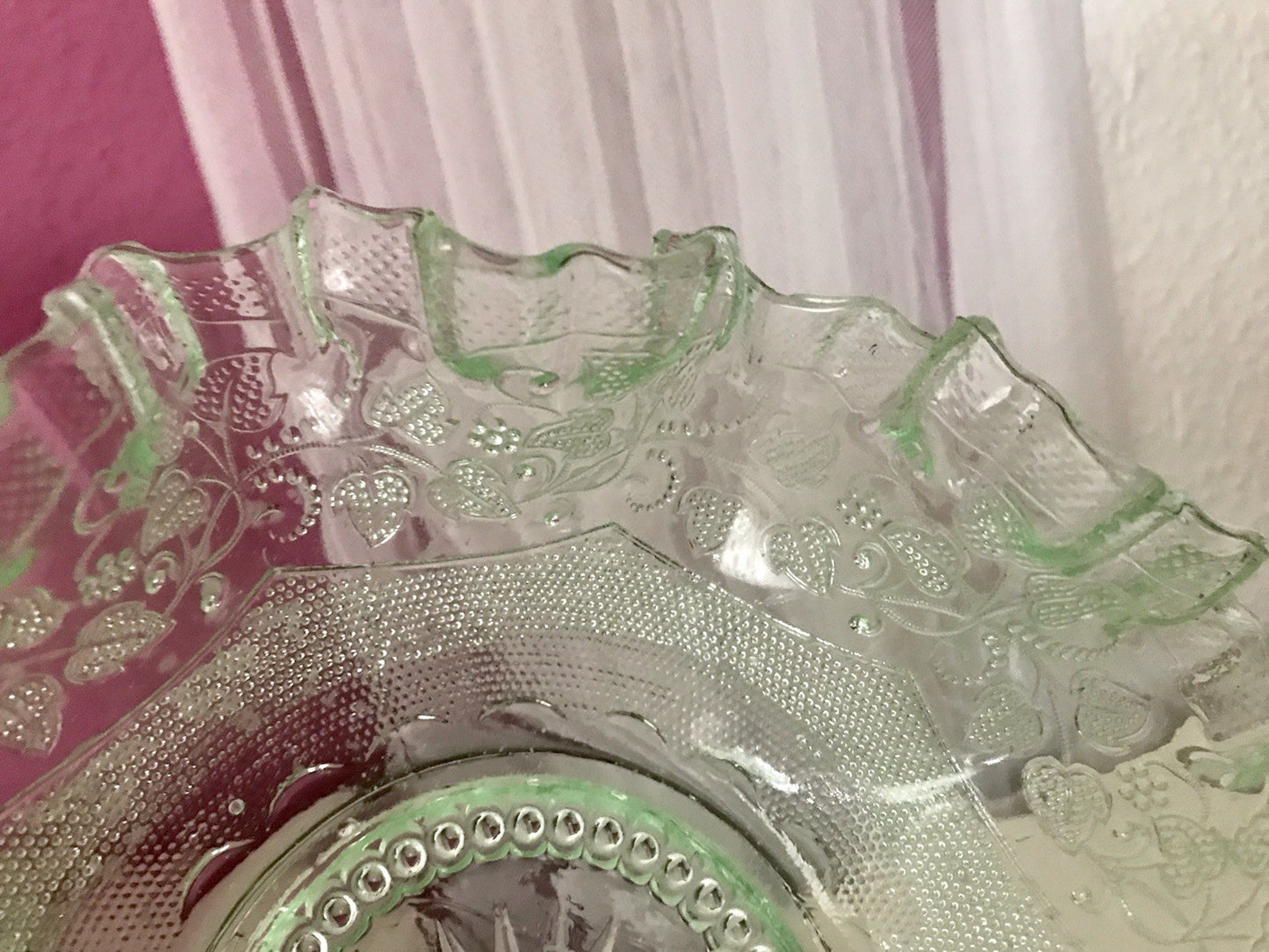 Antik Jugendstil Serviettenrand Pressglas Schale Glas Uranglas grün