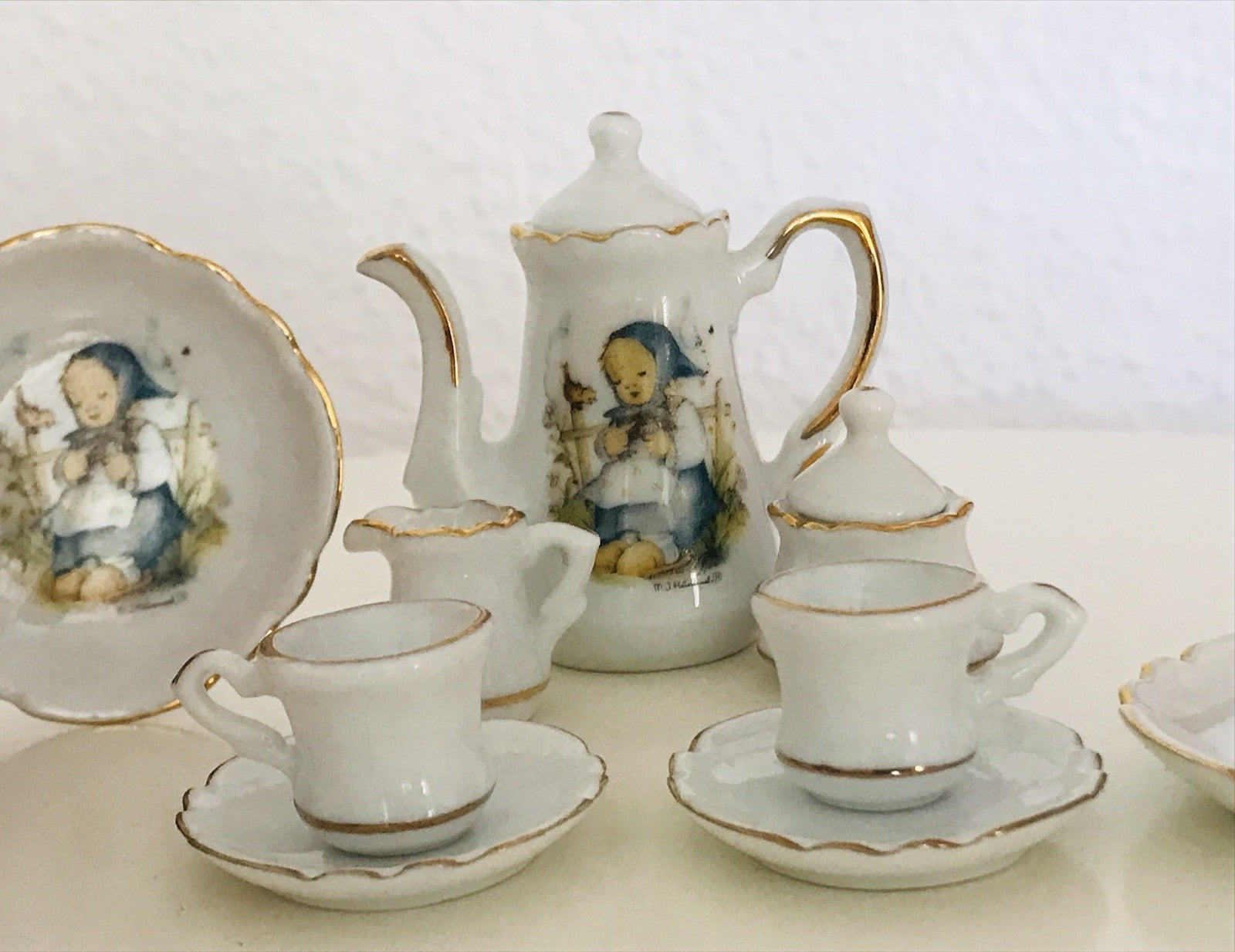 Puppenservice Porzellan Kaffeeservice Geschirr Miniatur Hummel Er liebt mich