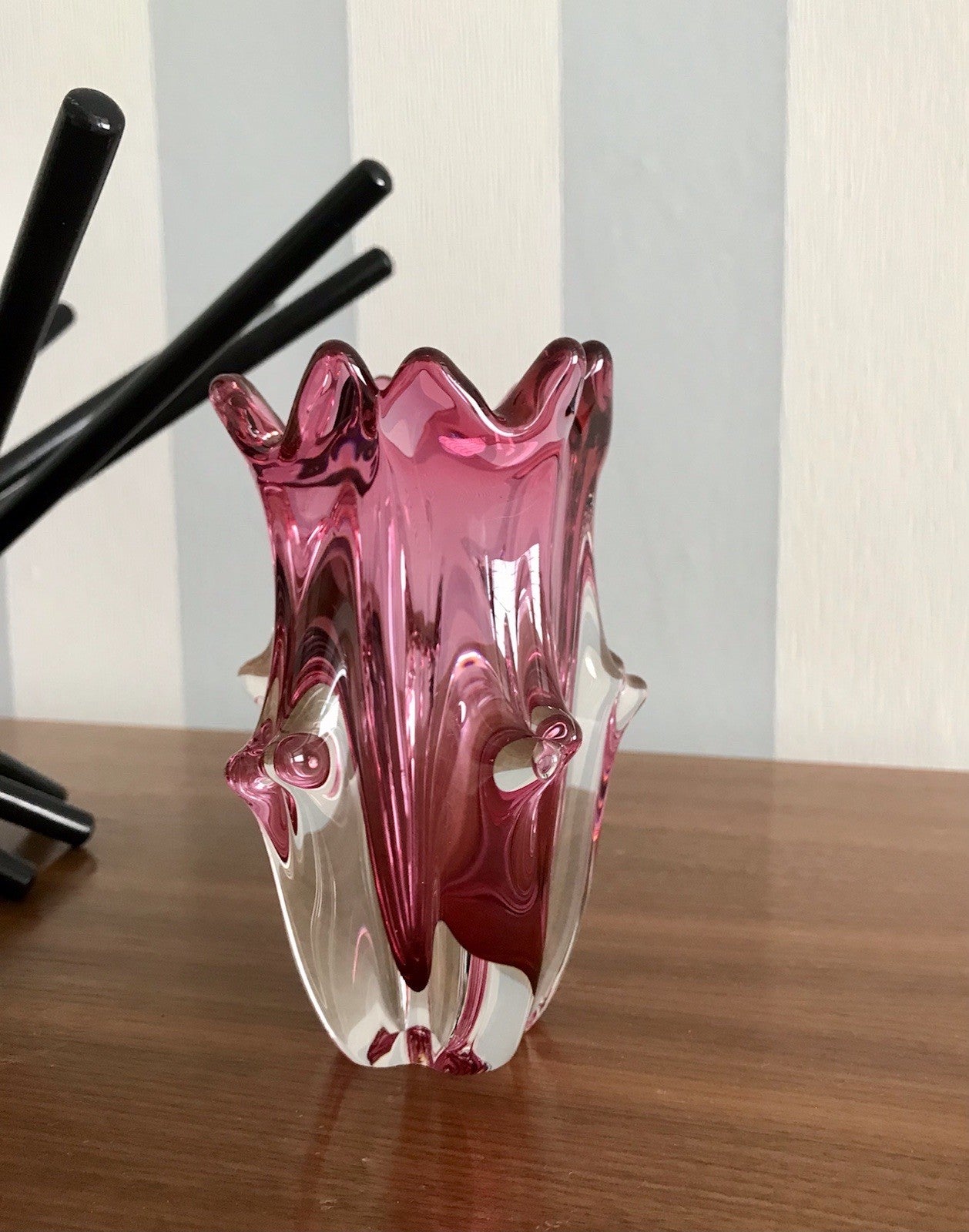 Vintage Glasvase Vase 60er Jahre Glas rubinrot pink rot
