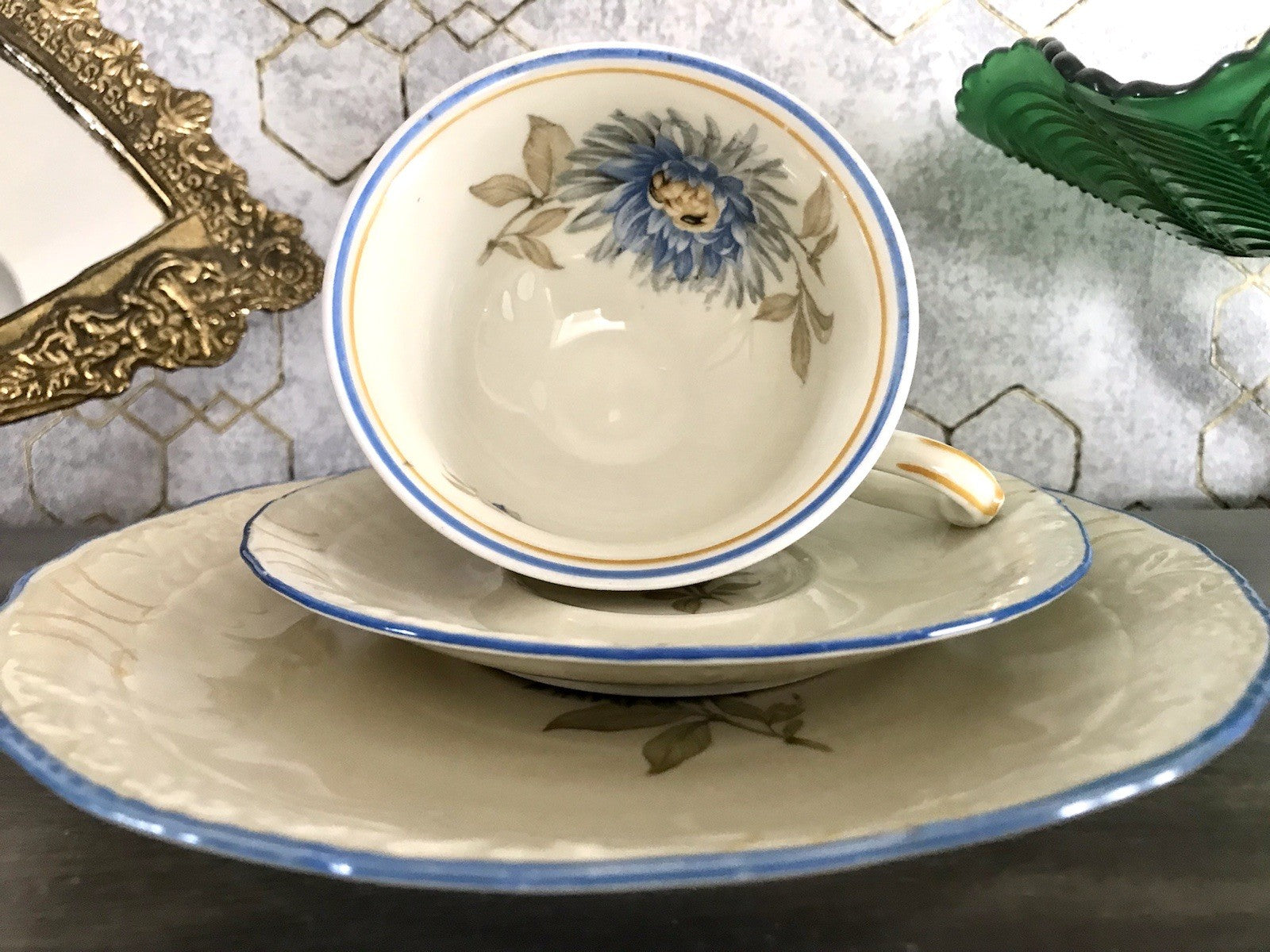 Antik Art Déco Porzellan 1 Kaffee-Gedeck Sammeltasse Distel? Motiv elfenbein