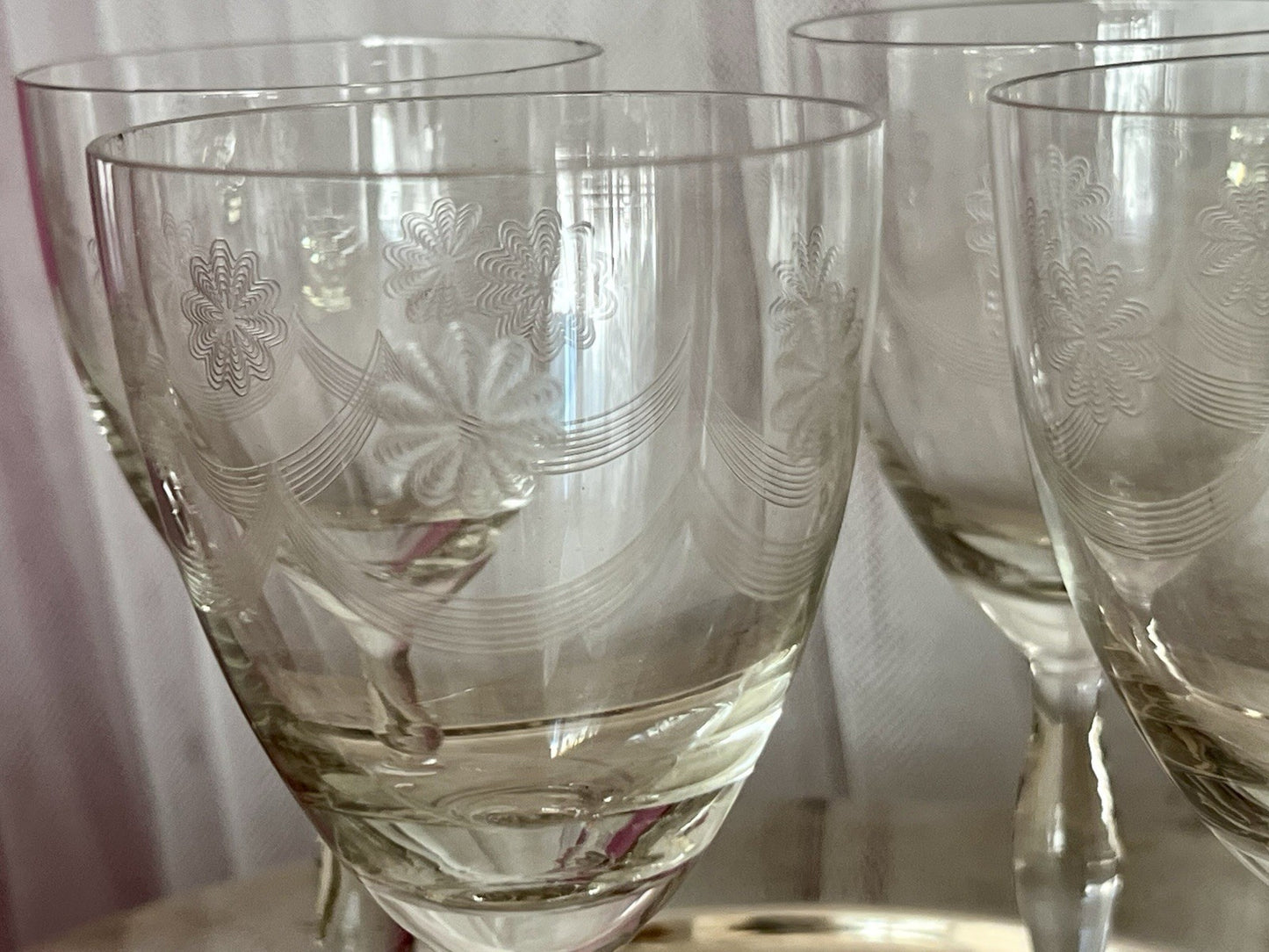 Antik 6 Weingläser Glas So Schön! guillochierte  Borte Edel