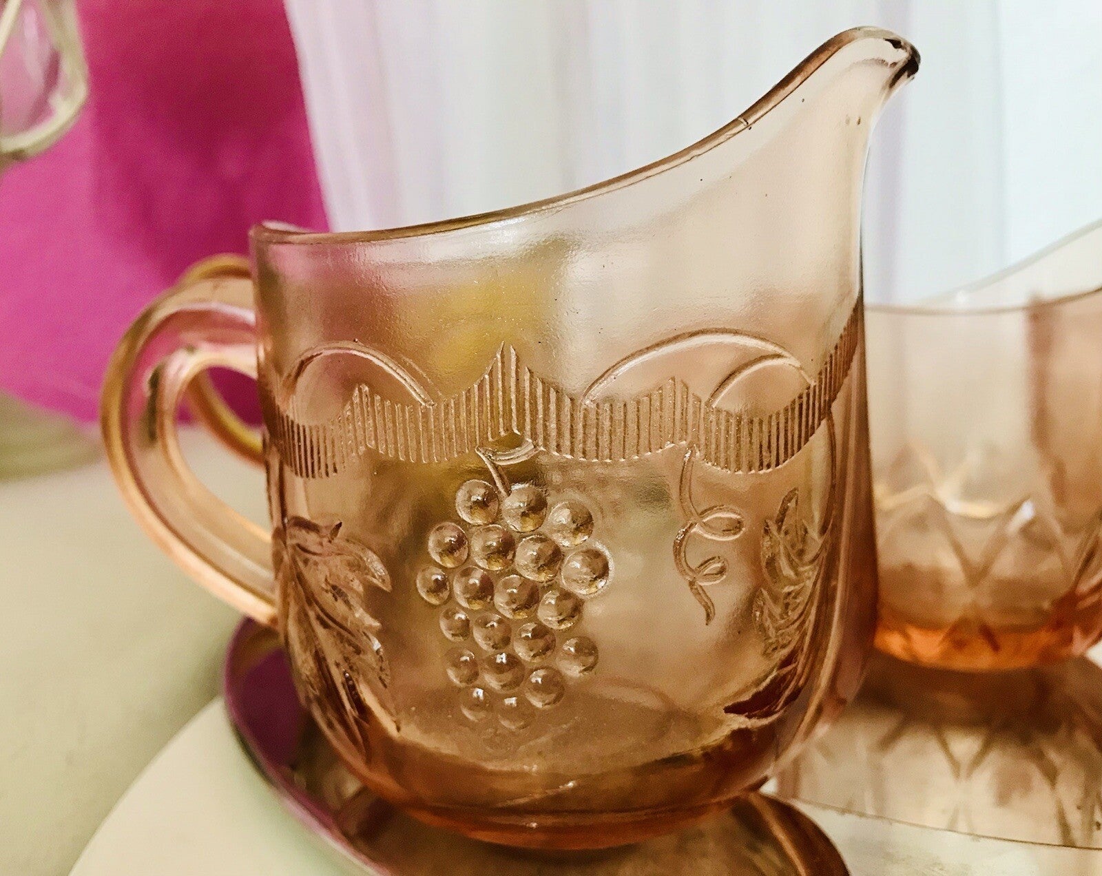 Antik 5 Art Déco Pressglas Sahnegießer Milchkännchen Kännchen Glas gelb rosa