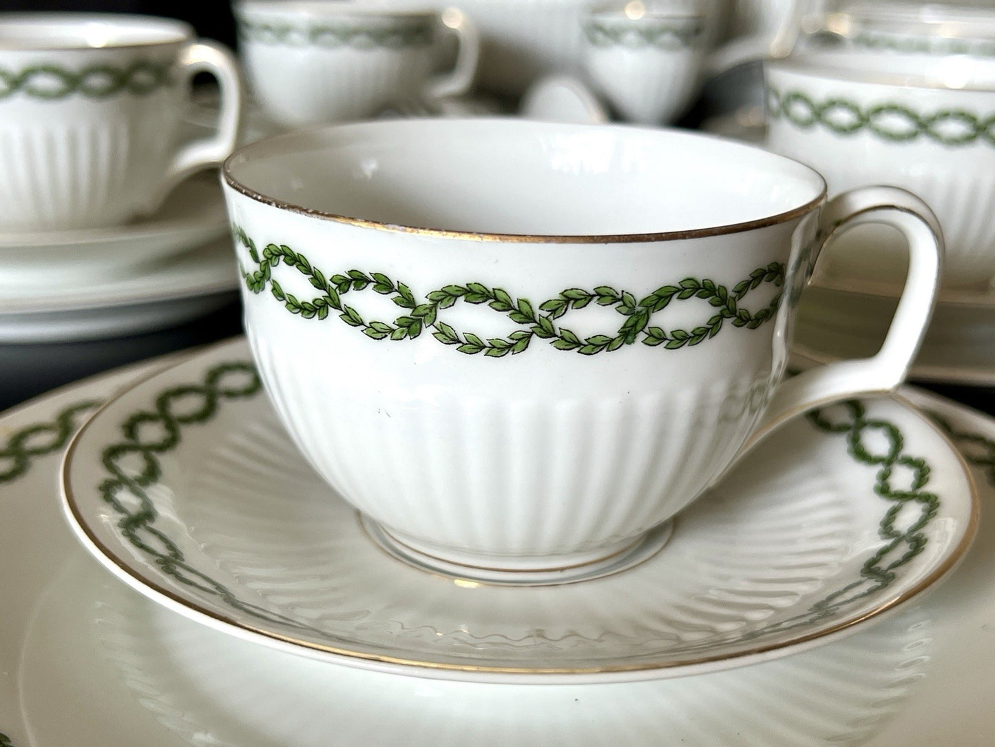 Edel antik Hutschenreuther Porzellan Kaffeeservice 10 + Pers. weiß Lorbeerkranz