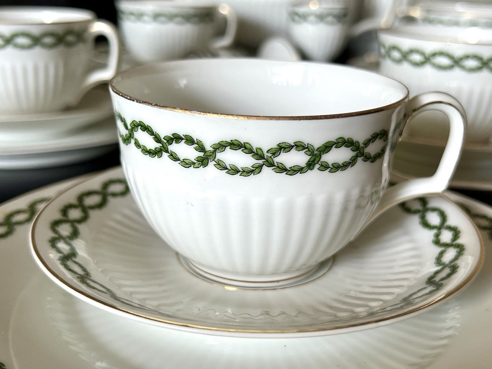 Edel antik Hutschenreuther Porzellan Kaffeeservice 10 + Pers. weiß Lorbeerkranz