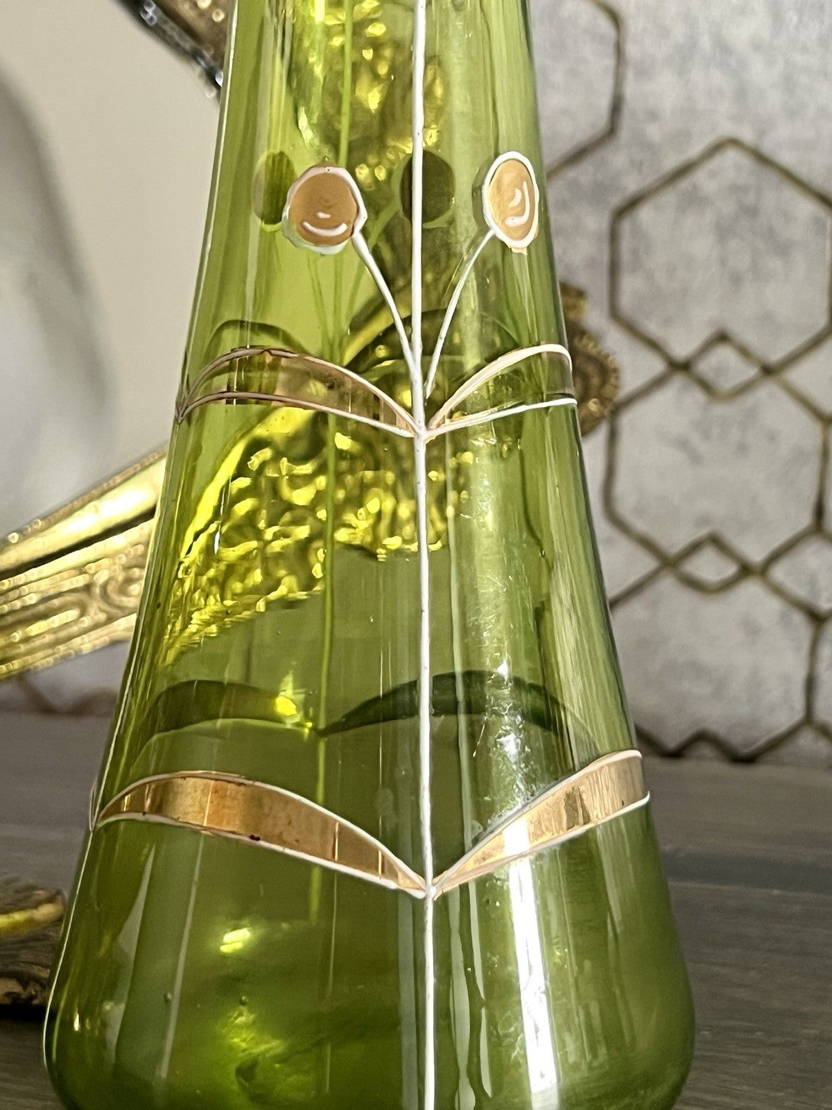 Antik Jugendstil grün kleine Vase Glasvase Gold-Staffage Emaille Abriss