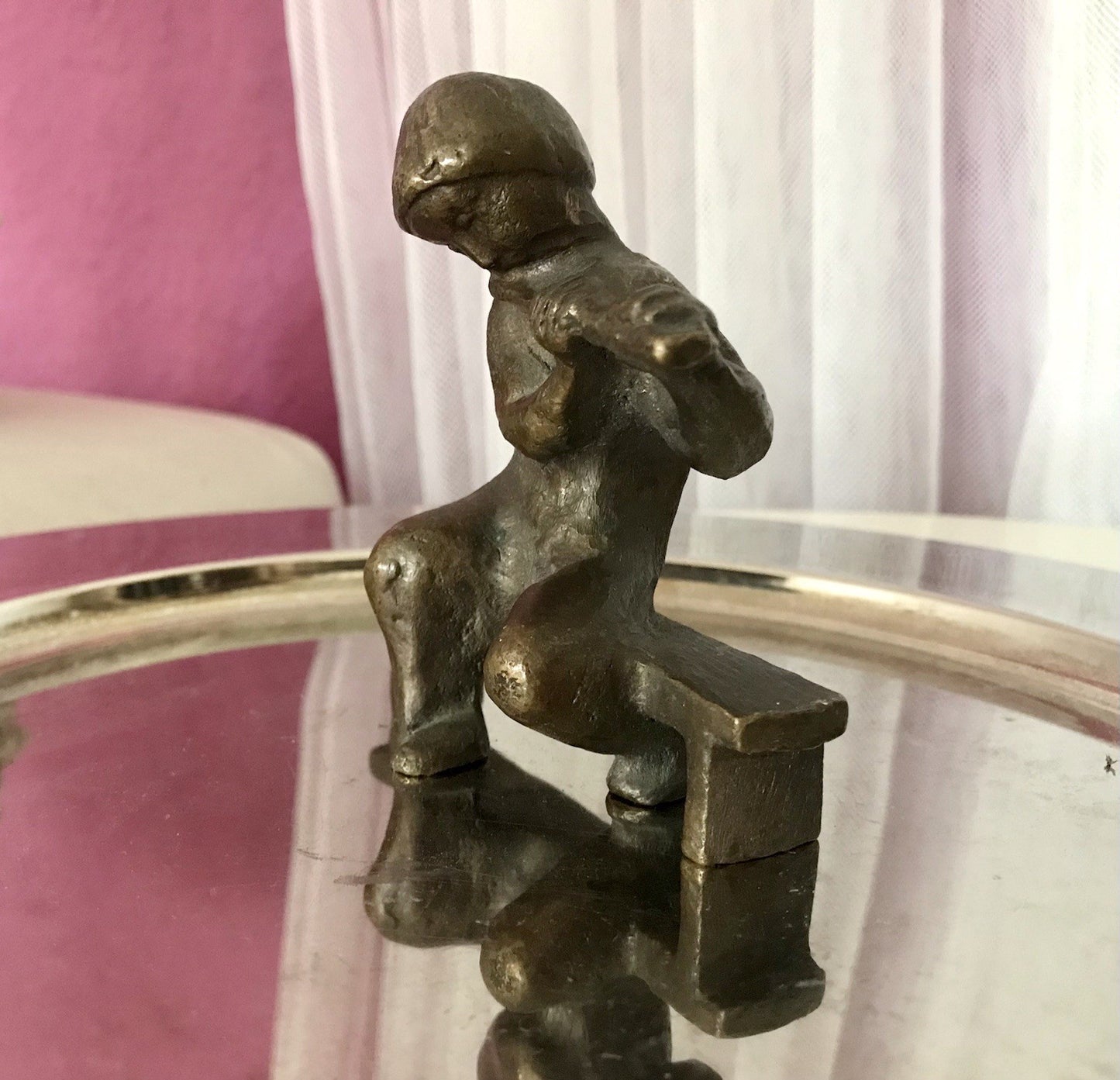 Vintage Bronze Figur Kind Junge Skulptur Fischedick Junge mit Flöte auf der Bank