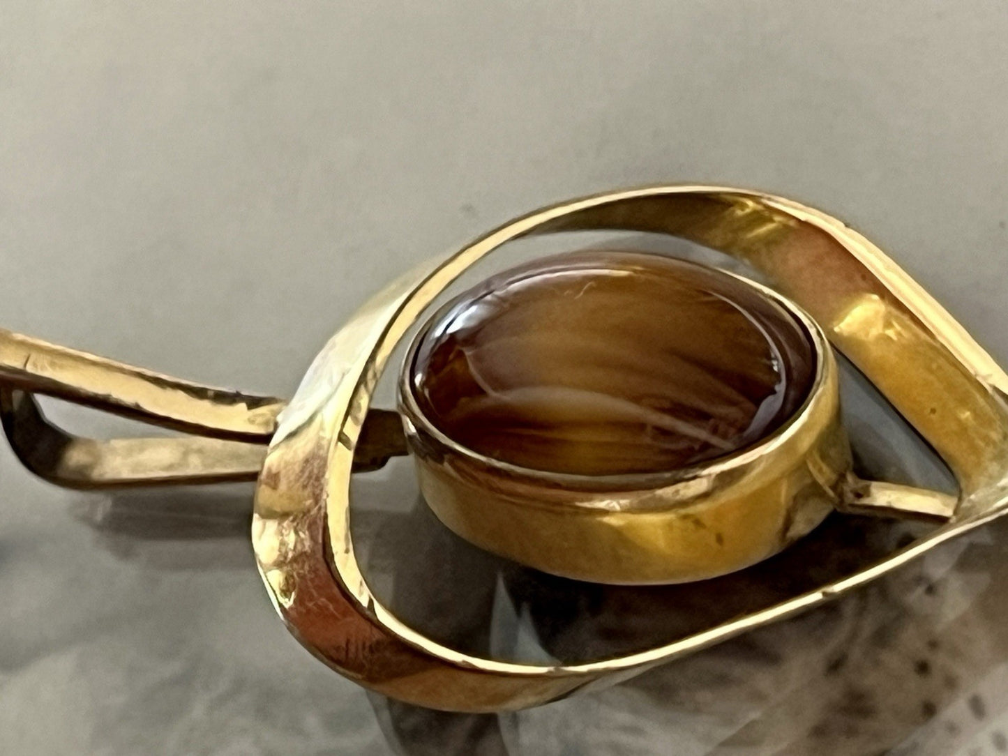 Vintage Designer Anhänger brauner Stein Amerik. Doublè vergoldet Tigerauge?
