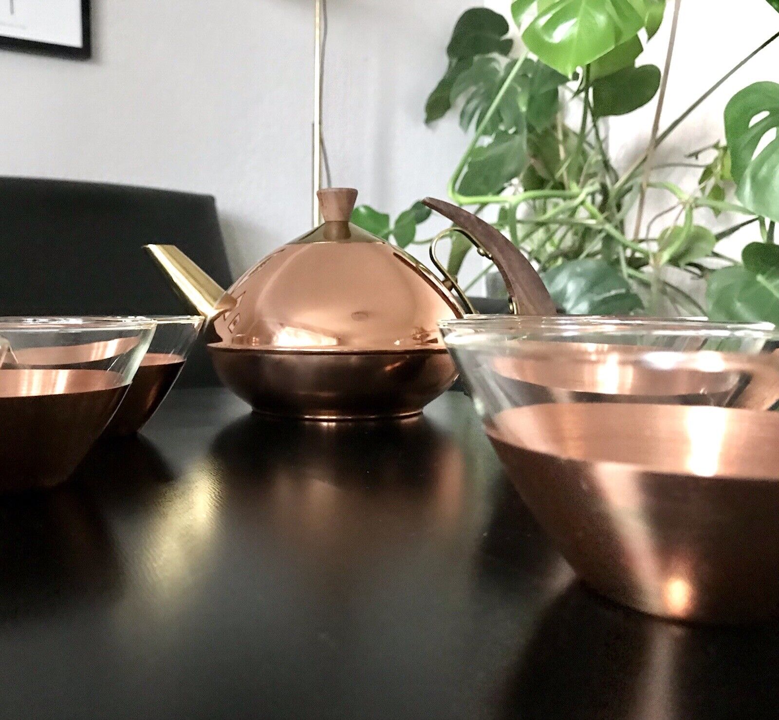 Vintage 60er 6x Teeglashalter mit Glaseinsätzen & Kanne Kupfer Teak