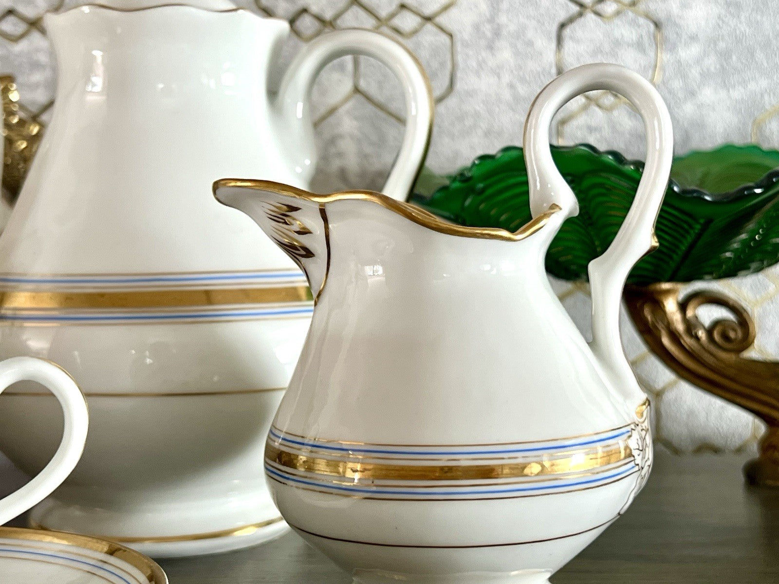 Antik Biedermeier Porzellan Kernstück Plus So schön! weiß gold blau
