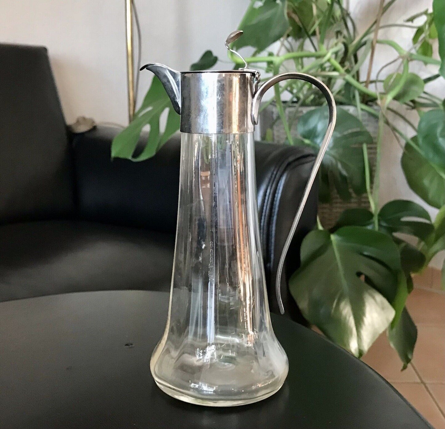 Antik Art Déco Karaffe Dekanter Metallmontur Glas optisch gerippt