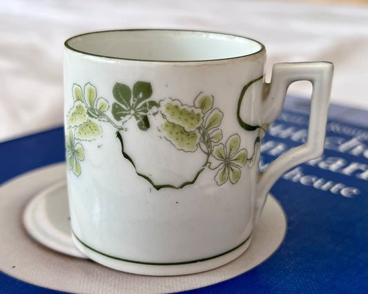 Antik Jugendstil Porzellan 1 (von 2)  Mokka Tasse Bloch Dr. Widera&Co fein