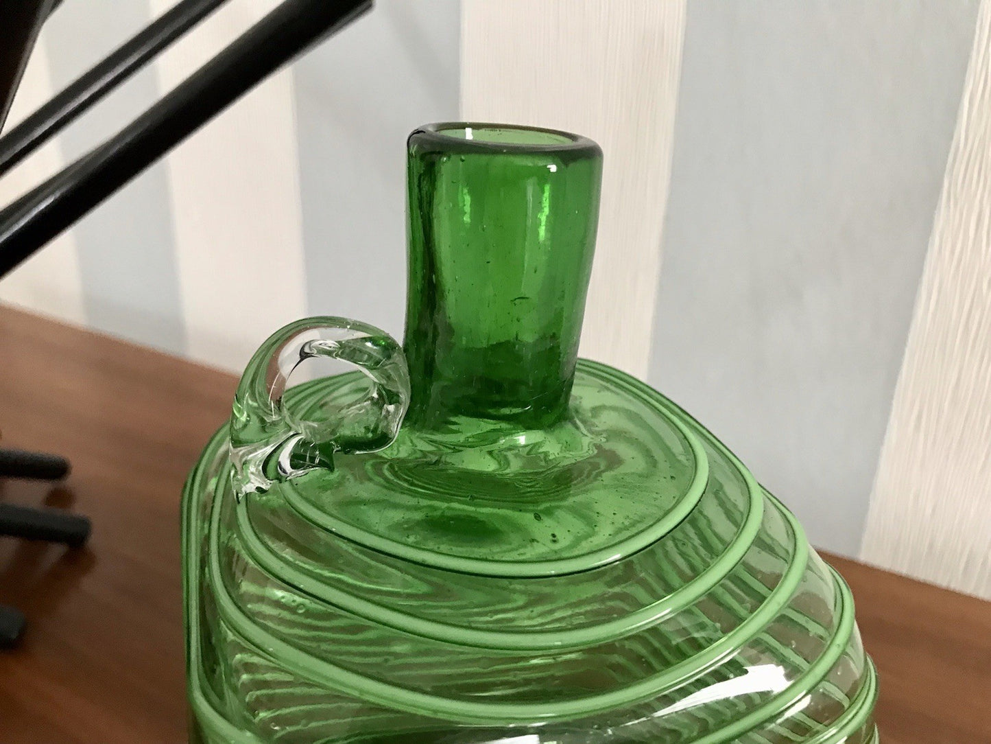 Vintage Vase Murano? Glasvase grün Aufschmelzungen Fäden Henkelvase