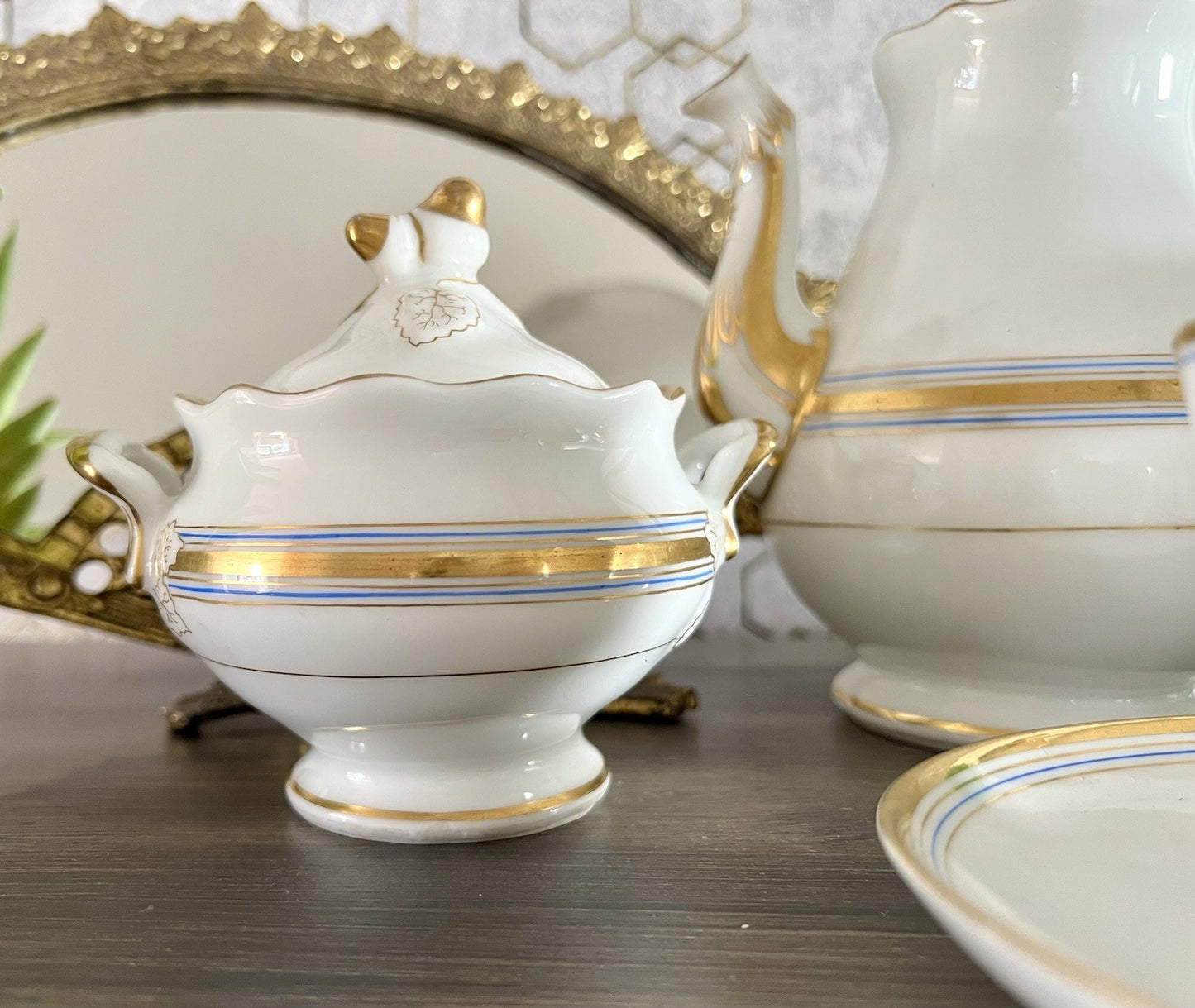 Antik Biedermeier Porzellan Kernstück Plus So schön! weiß gold blau
