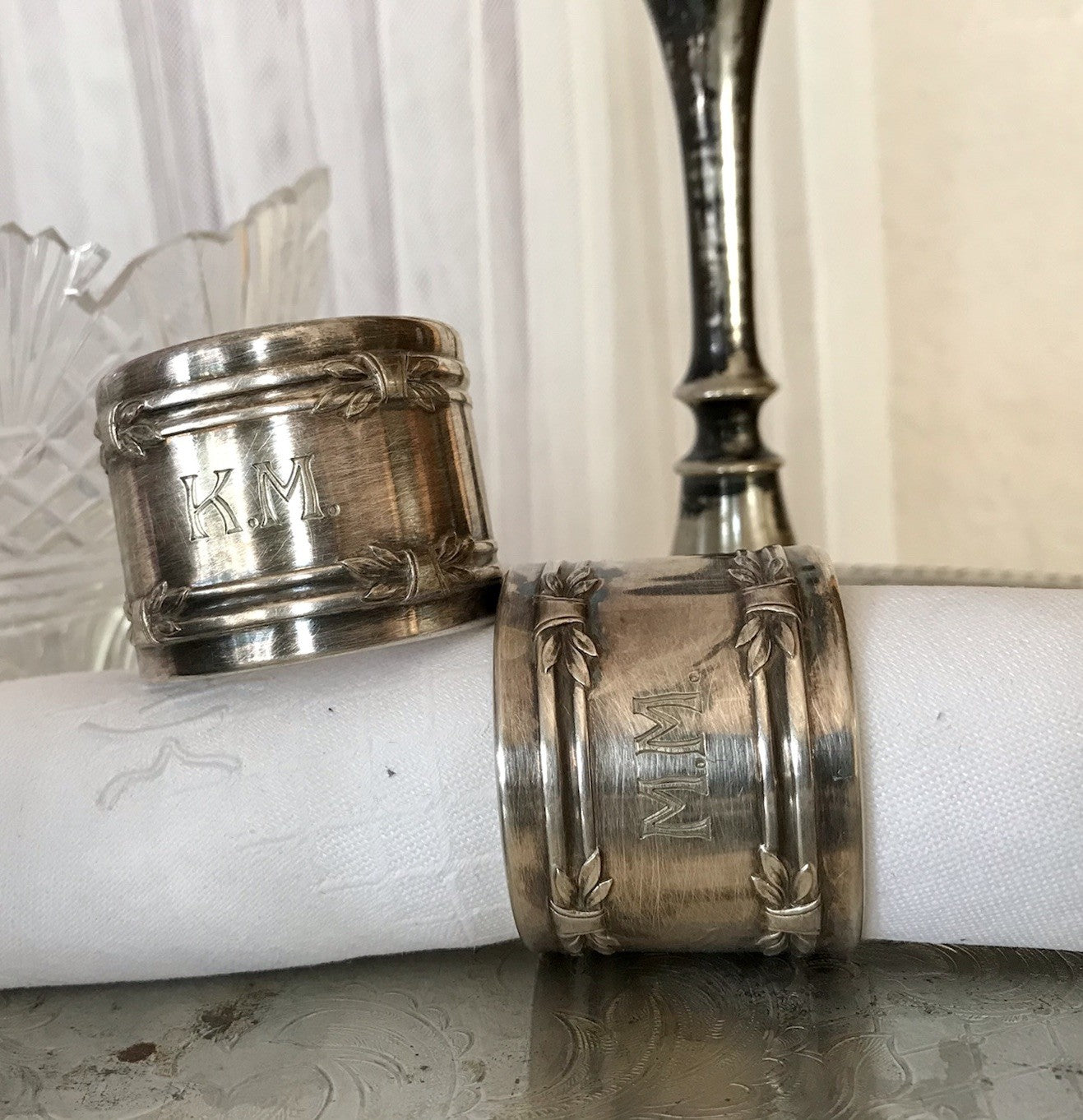 Antik 2 Serviettenringe Jugendstil MM KM Monogramm versilbert GJ
