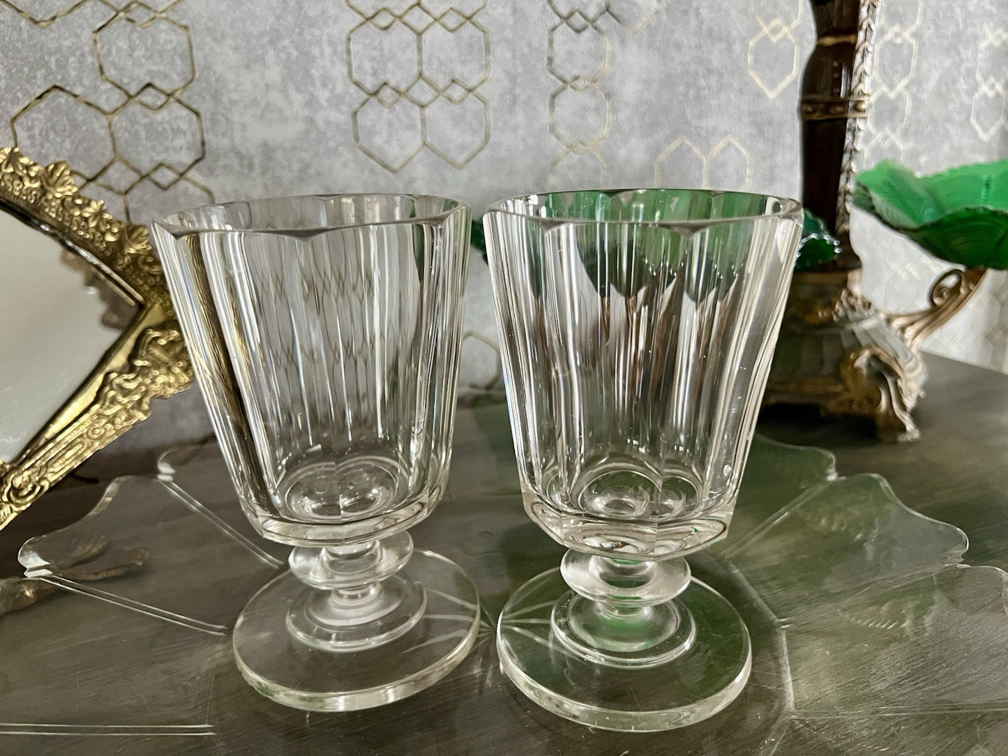 Antik 2 Biedermeier Weinbecher Edel oktagonal 8eckig Glas Weinkelch Schälschliff
