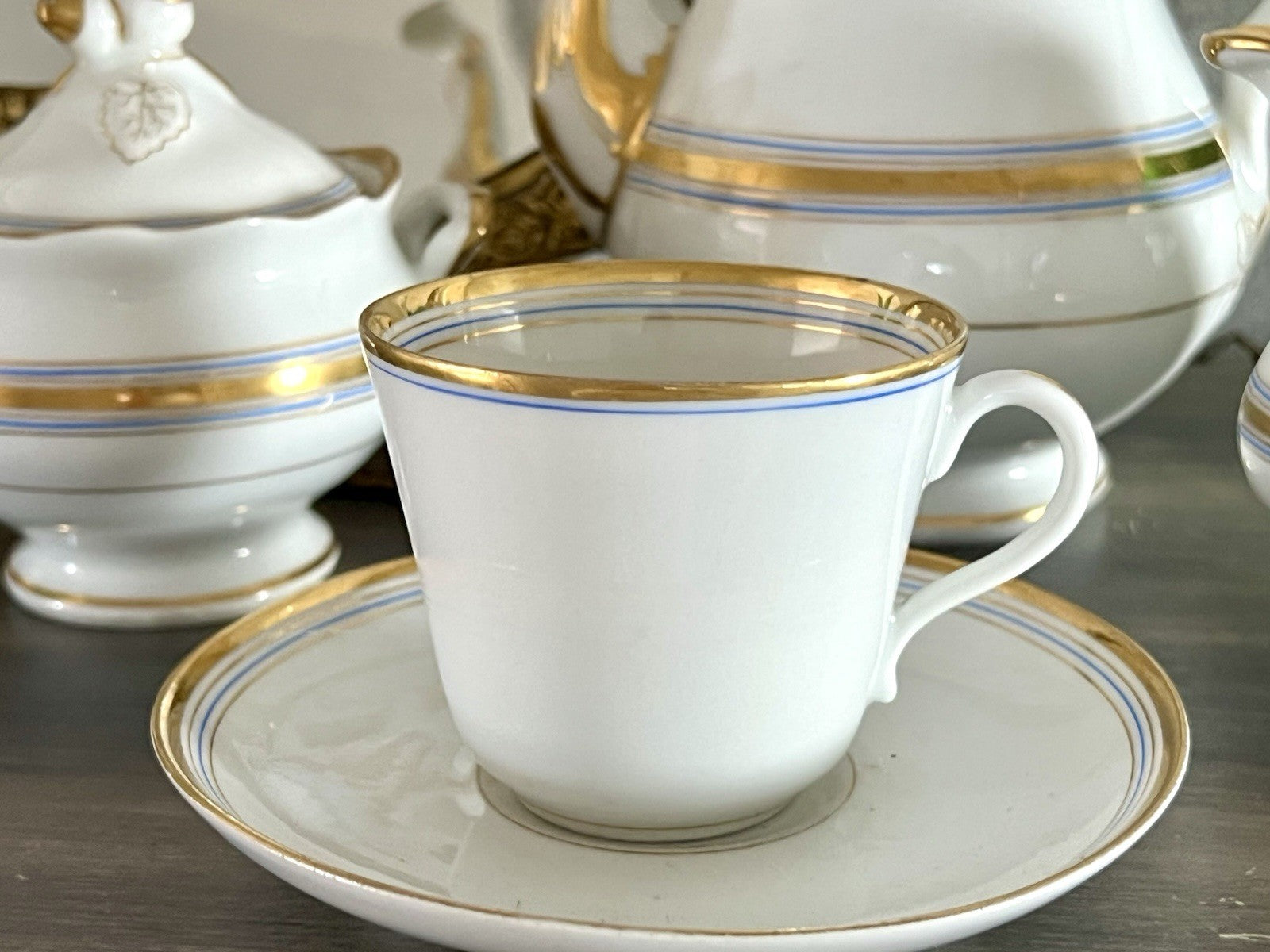 Antik Biedermeier Porzellan Kernstück Plus So schön! weiß gold blau