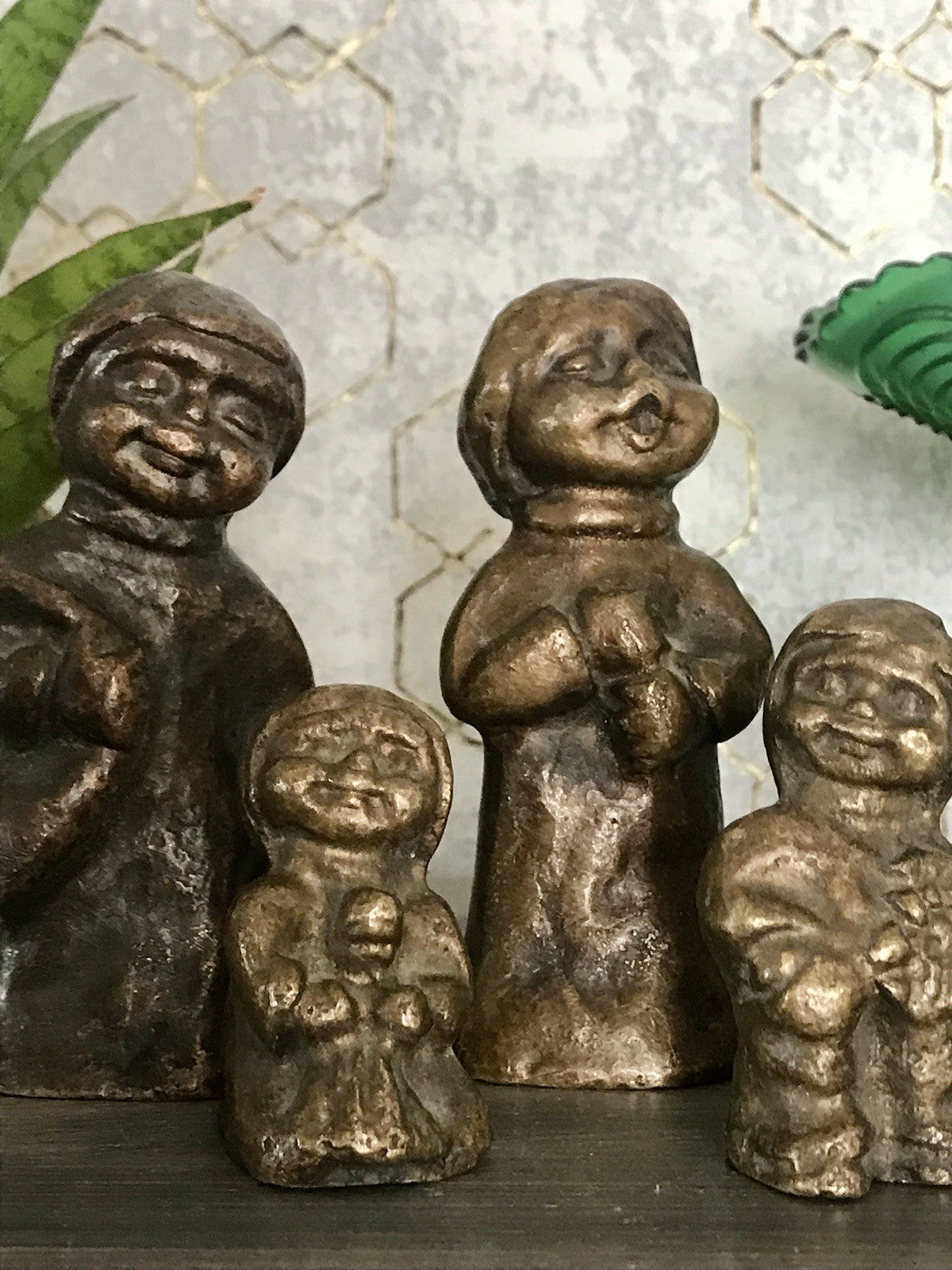 6x Vintage Bronze Figur Kinder Skulpturen Limpke u.a. Mädchen mit Puppe SCHÖN!