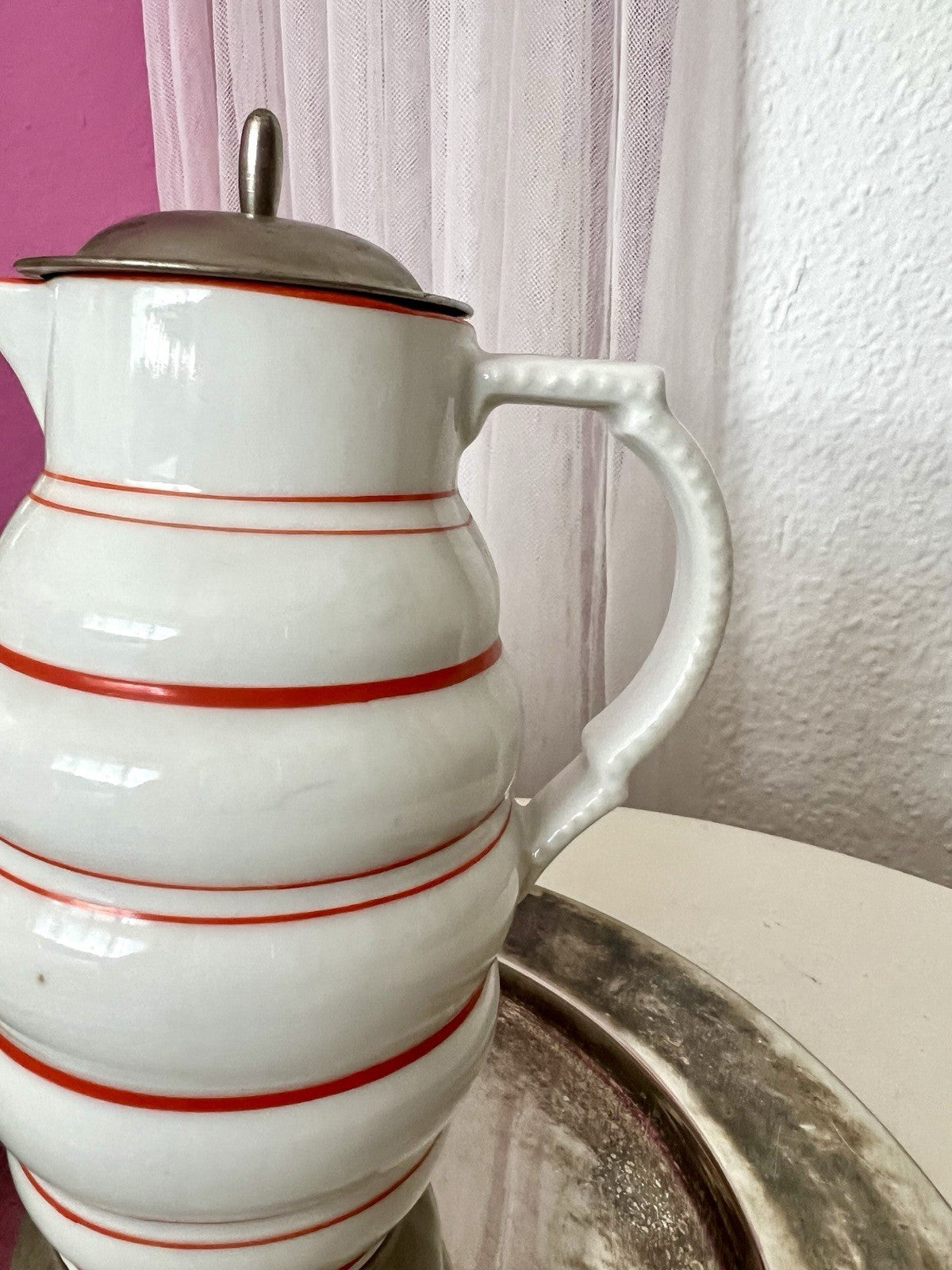 Antik Art Déco Bauhaus Porzellan Kakaokanne Schokoladenkanne Kanne Krug weiß rot