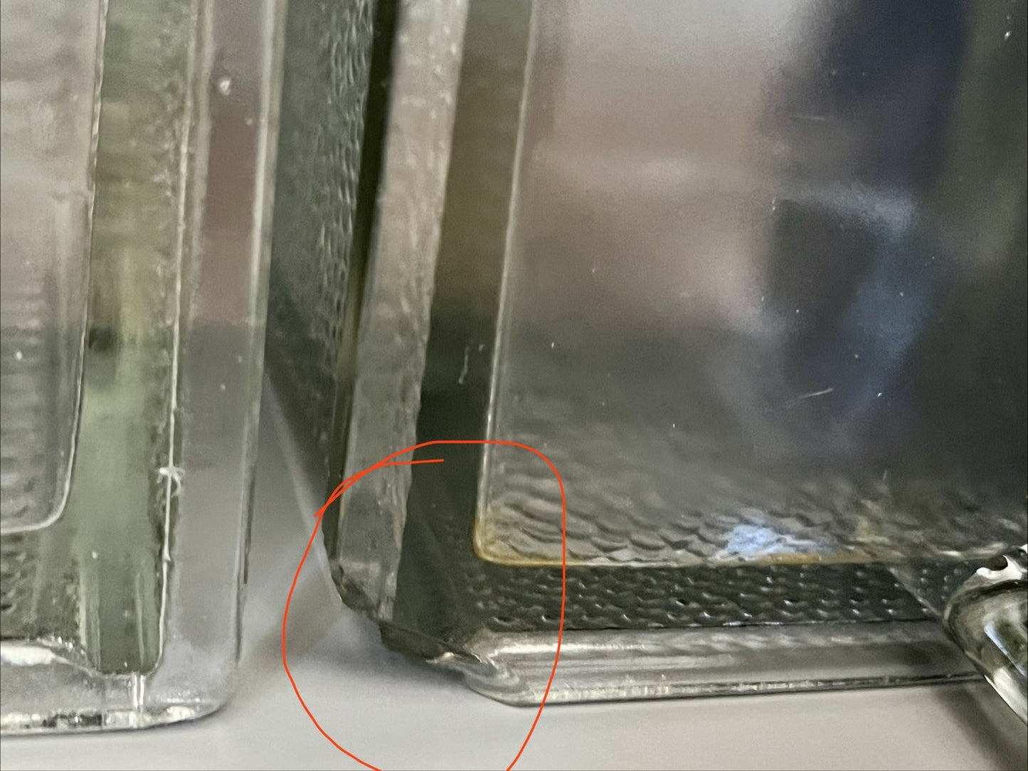 Antik Art Déco 8 Glas Schütten Pressglas von Poncet