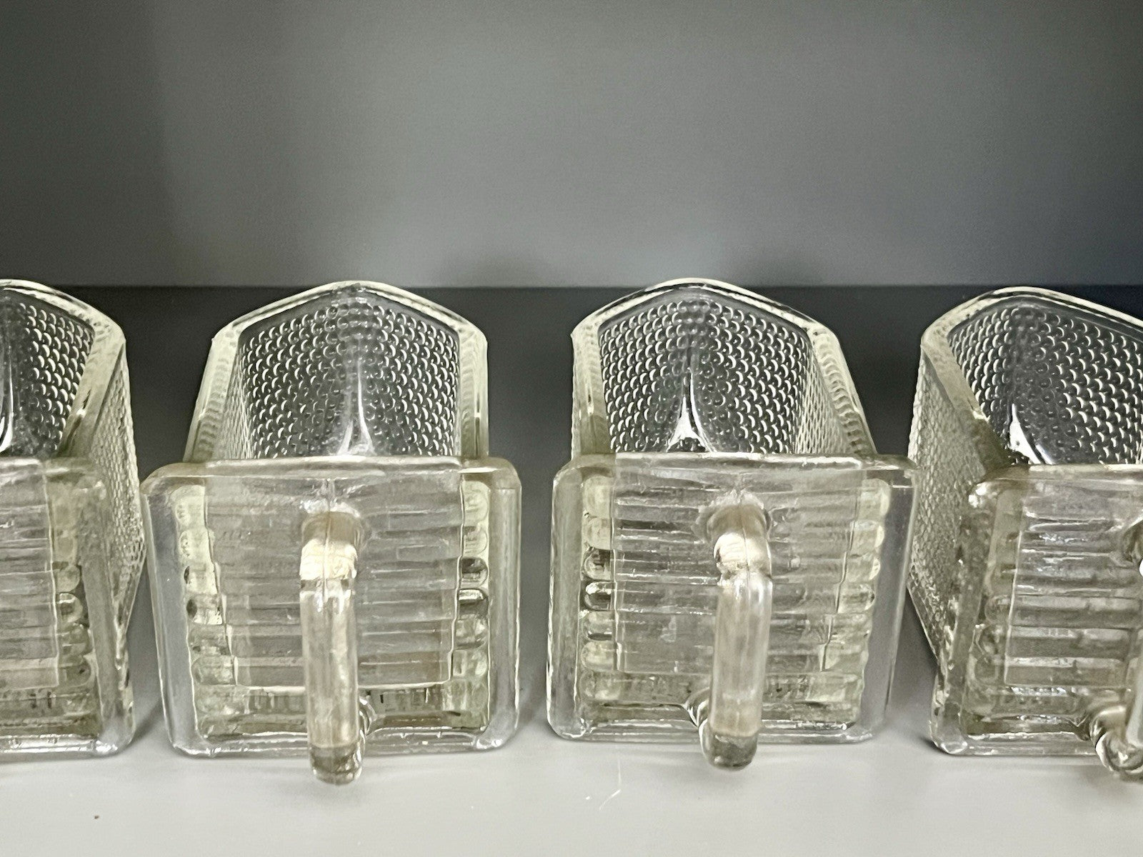 Antik Art Déco 4 Glas Schütten Pressglas von Gerrix